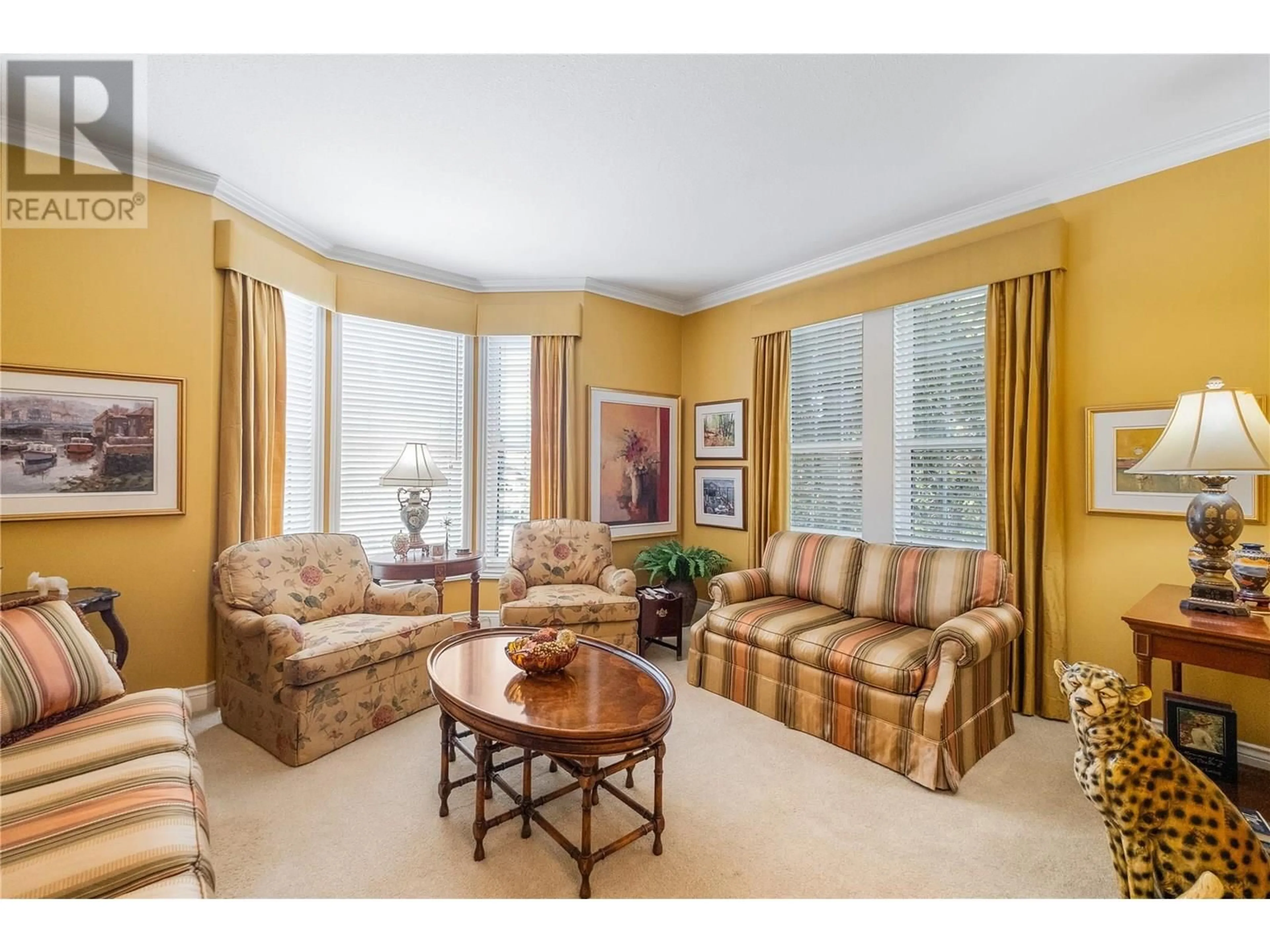 Living room with furniture, unknown for 2087 LILLOOET COURT, Kelowna British Columbia V1V1Y2