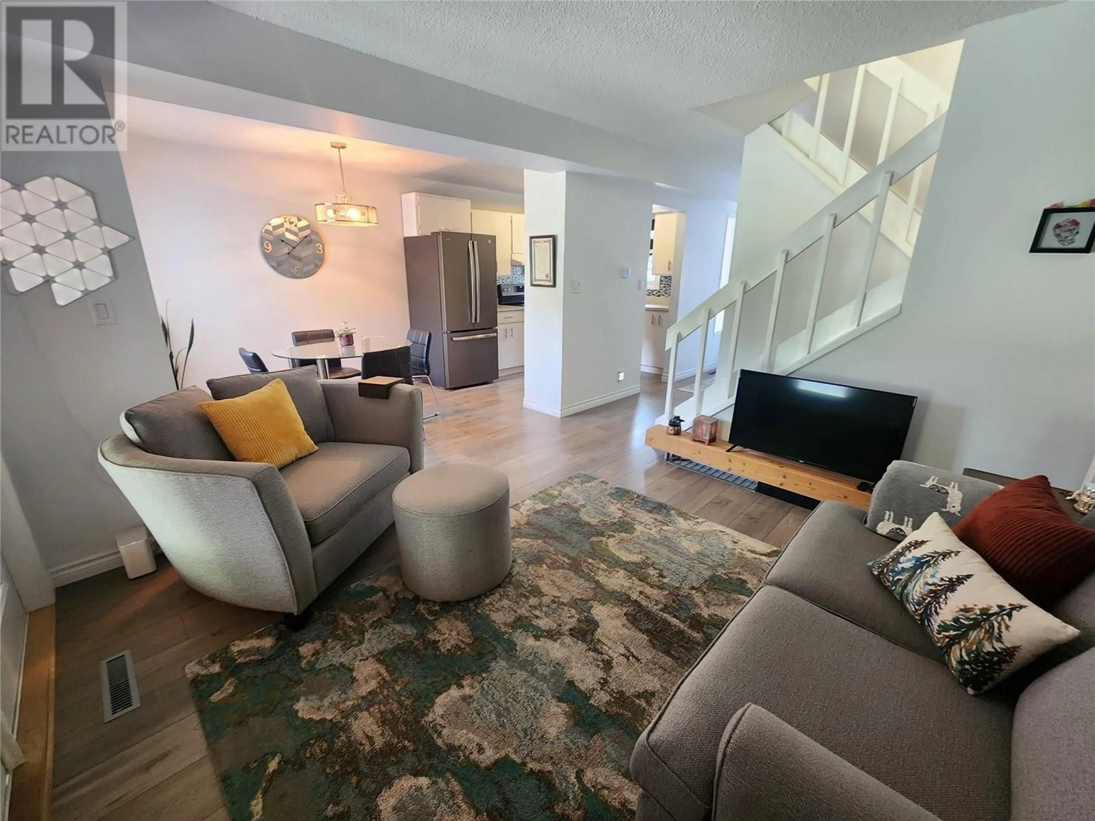 Living room with furniture, unknown for 3324 LAUREL CRESCENT, Trail British Columbia V1R4M5