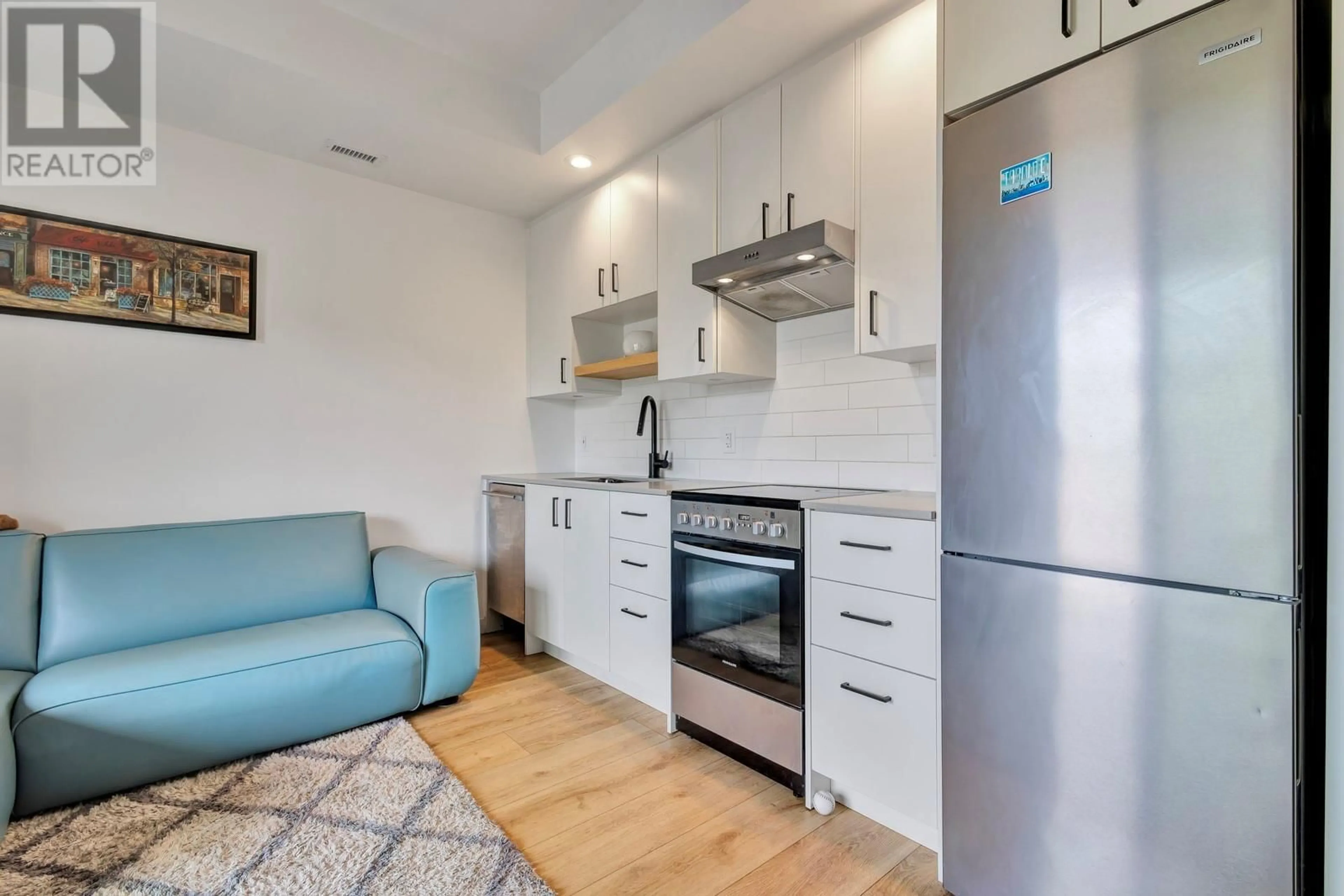 Standard kitchen, unknown for 209 - 660 CAWSTON AVENUE NORTH, Kelowna British Columbia V1Y9M1