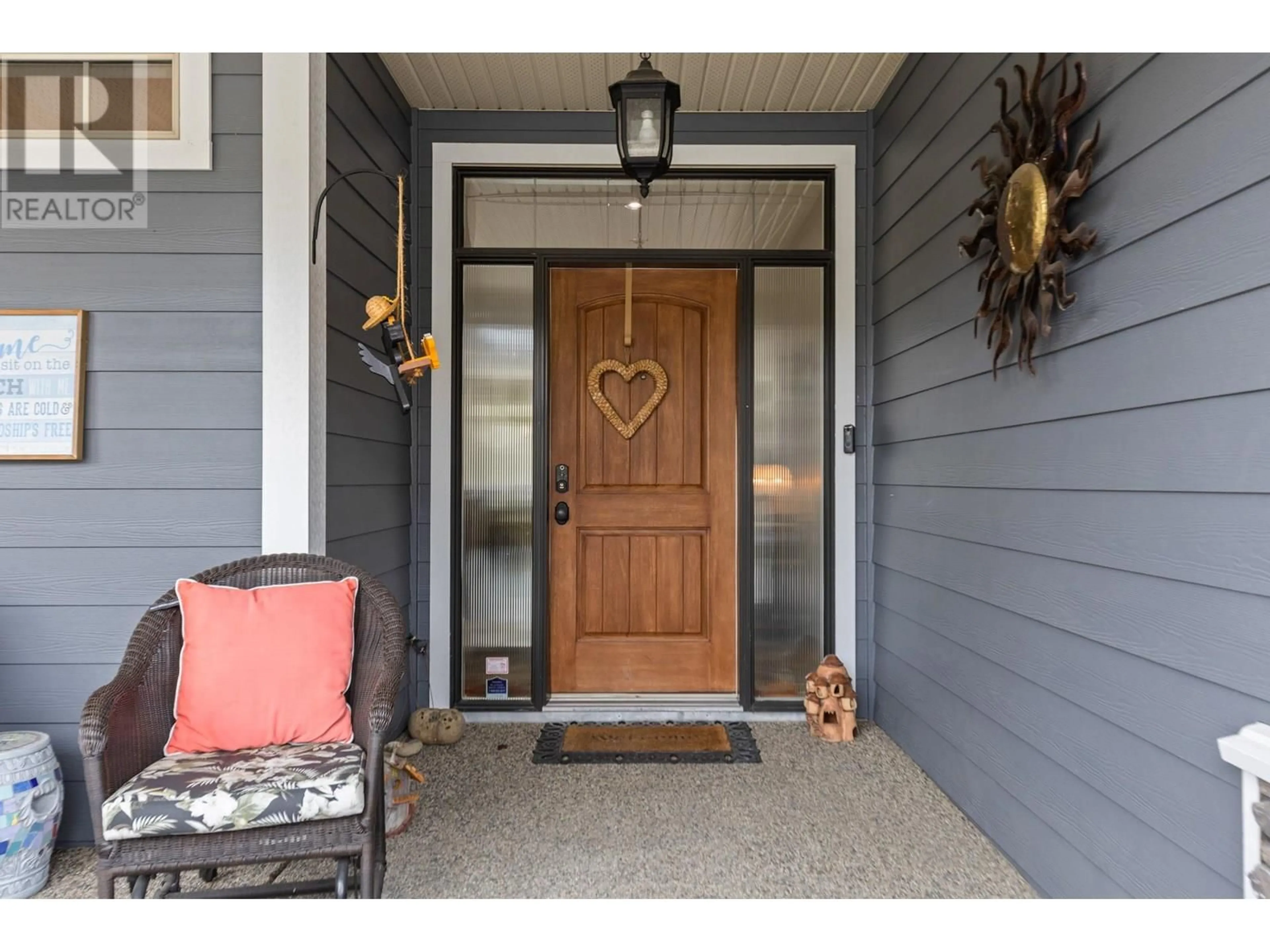 Indoor entryway for 1089 LONG RIDGE DRIVE, Kelowna British Columbia V1V2W9