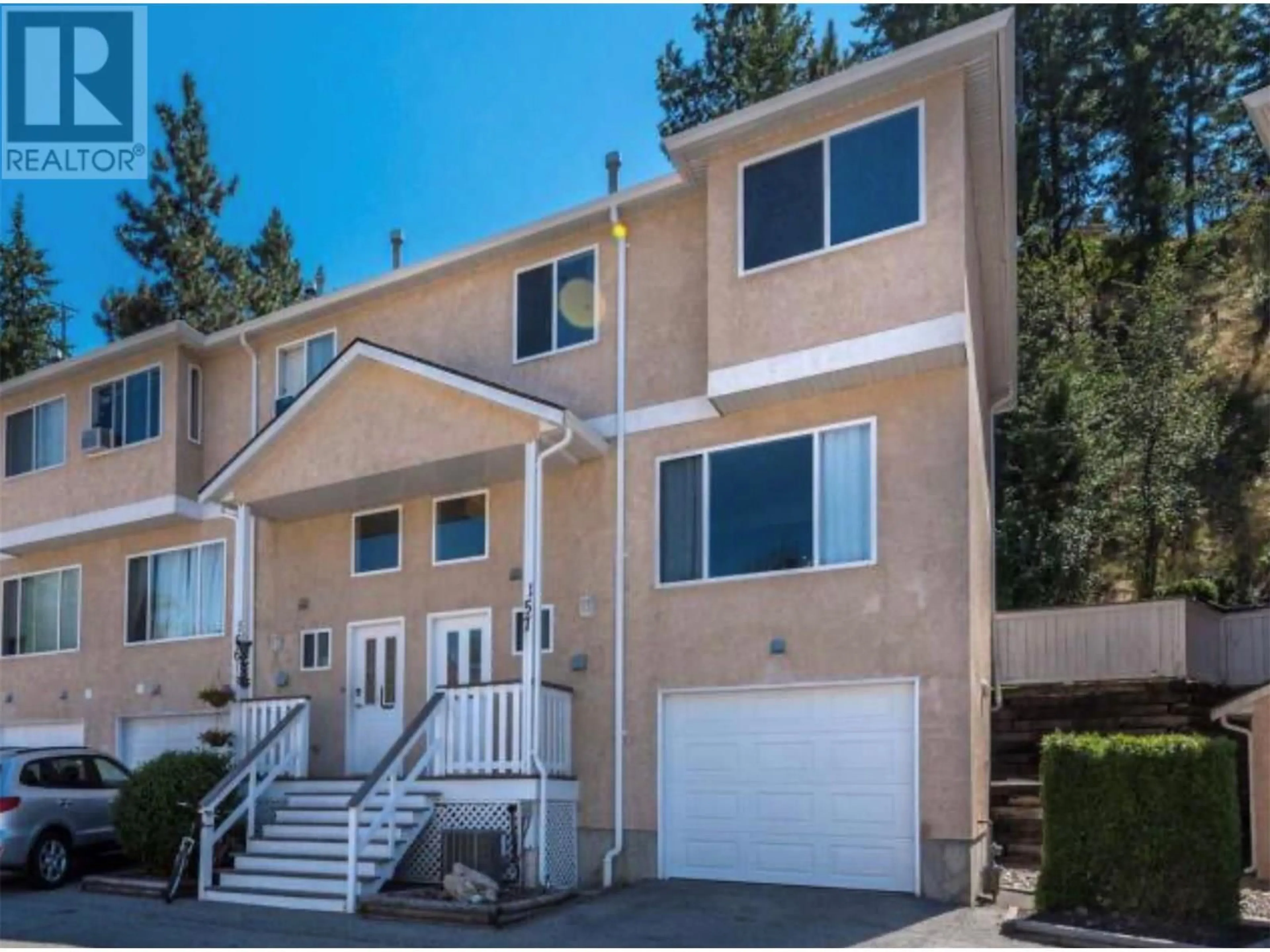 Home with vinyl exterior material, street for 157 - 1458 PENTICTON AVENUE, Penticton British Columbia V2A8L3