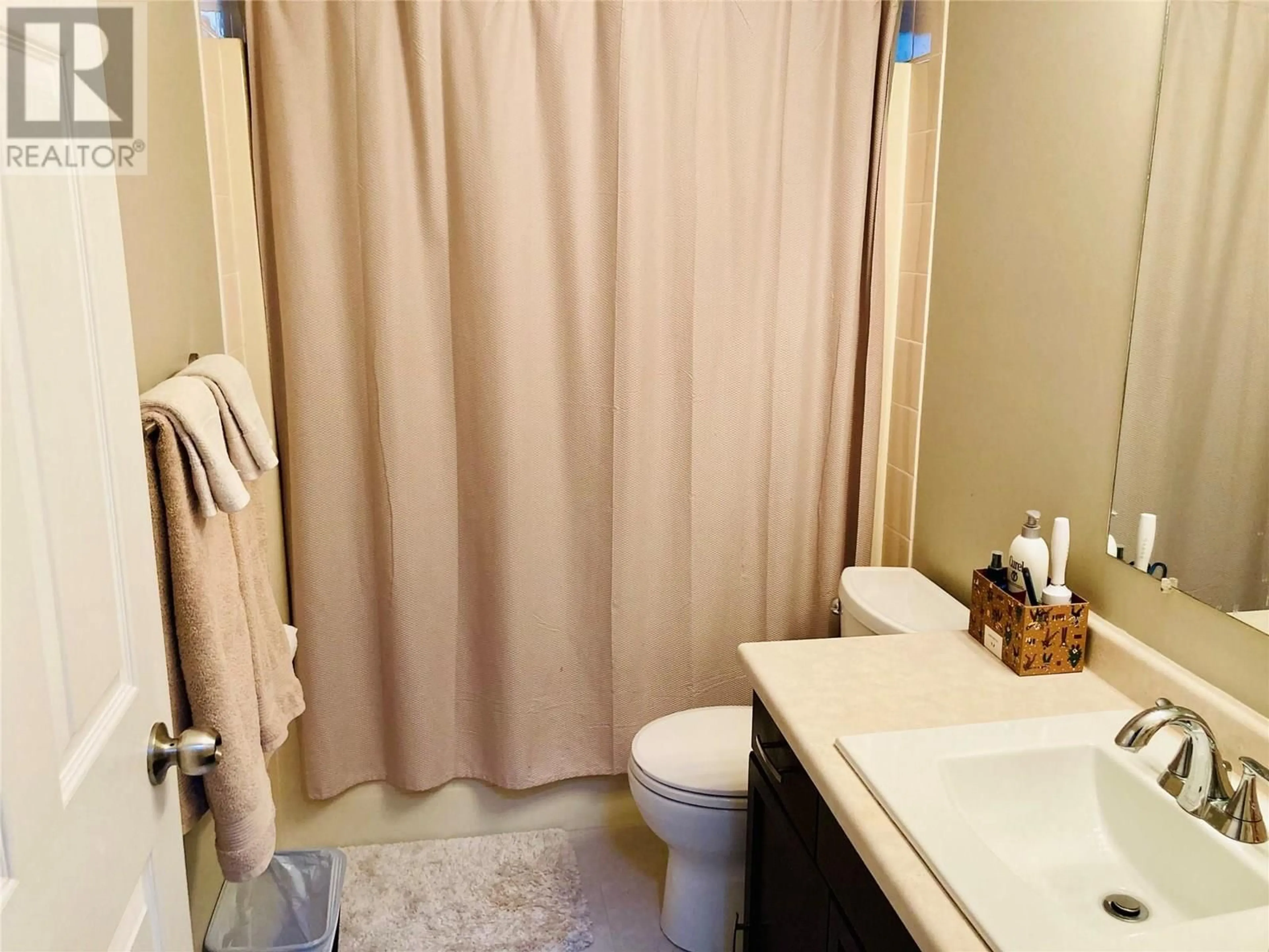 Standard bathroom, unknown for 157 - 1458 PENTICTON AVENUE, Penticton British Columbia V2A8L3