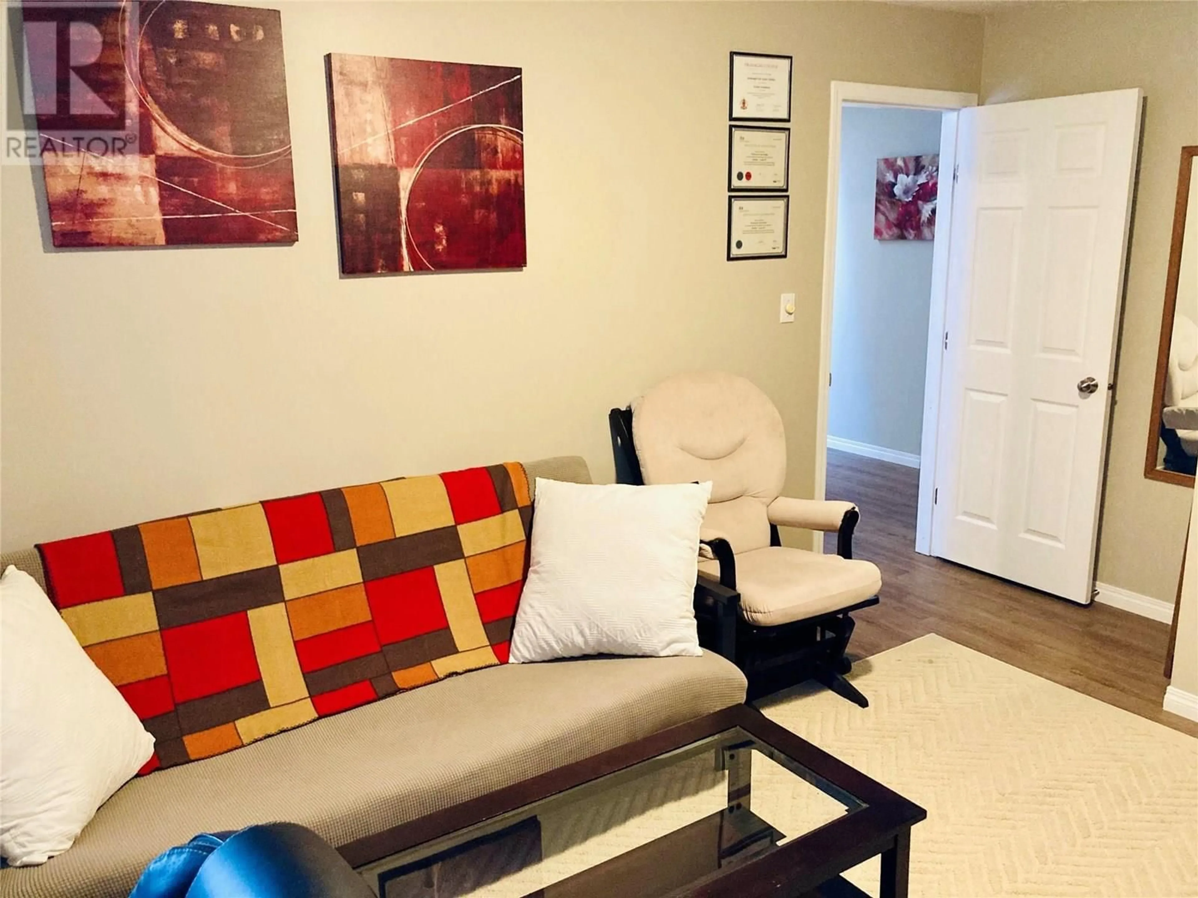 Living room with furniture, unknown for 157 - 1458 PENTICTON AVENUE, Penticton British Columbia V2A8L3