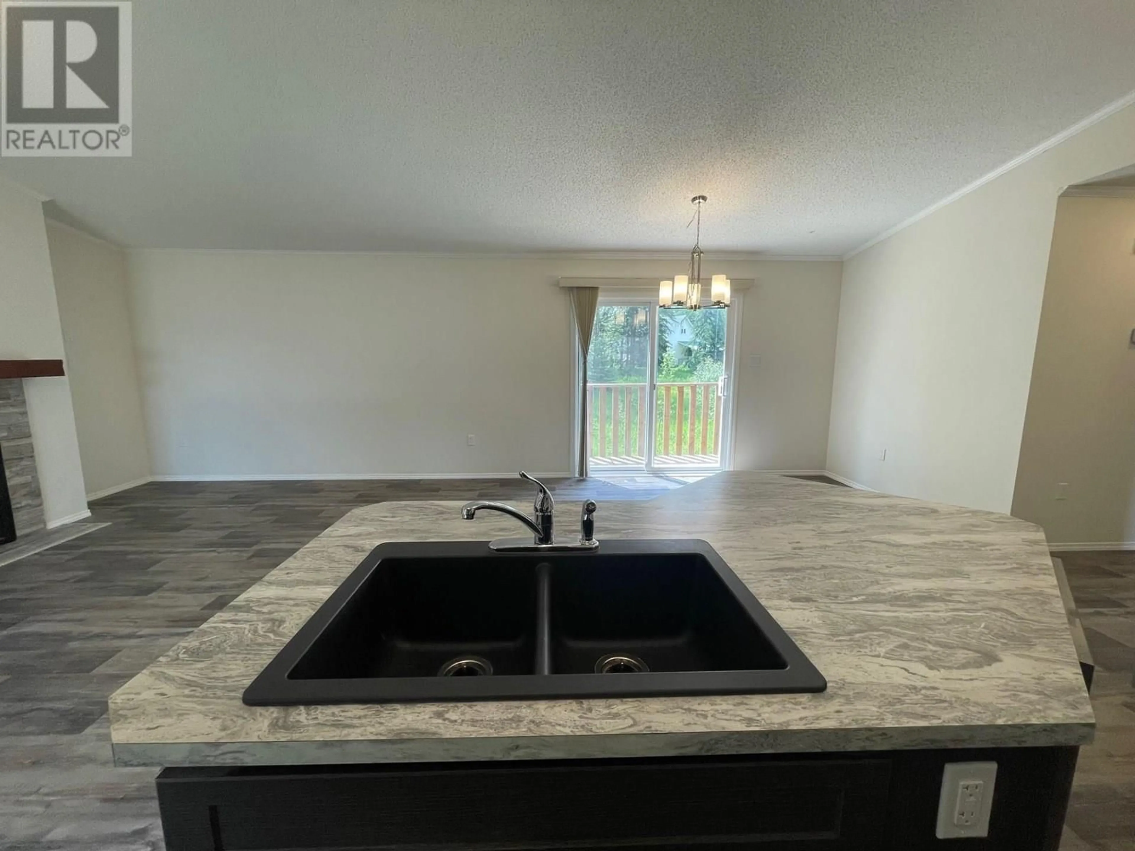Open concept kitchen, ceramic/tile floor for 41 - 9773 STEPHENSON ROAD, Fernie British Columbia V0B1M5