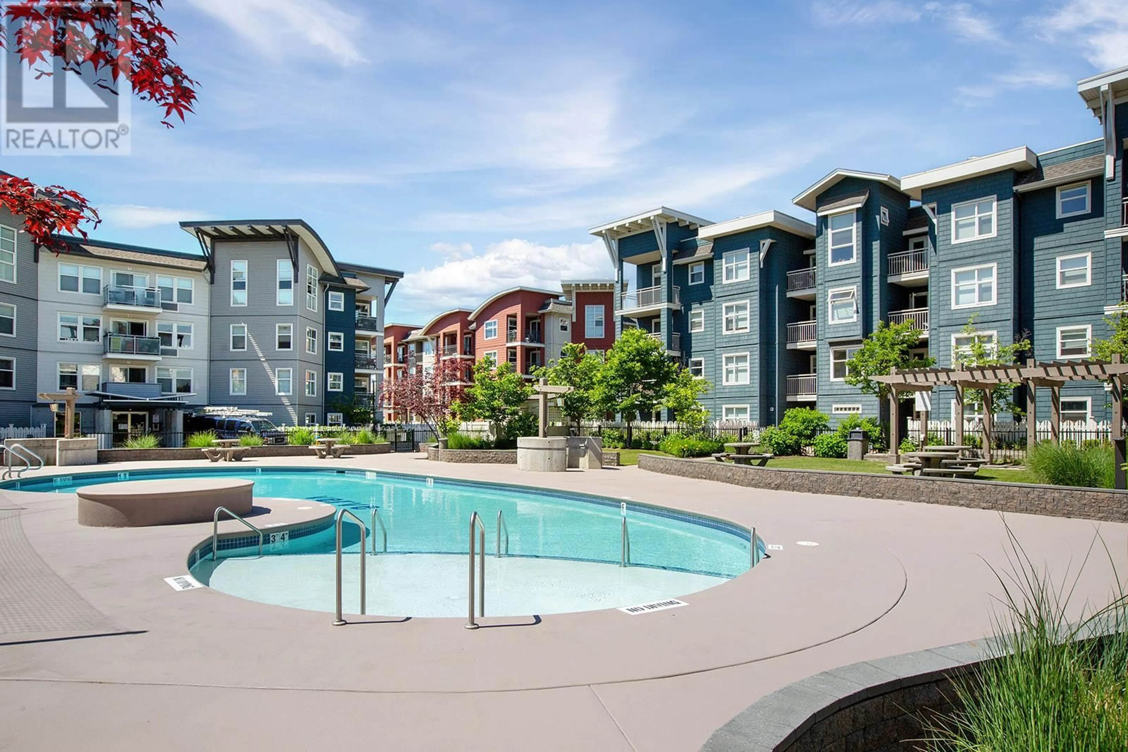 Pool for 109 - 563 YATES ROAD, Kelowna British Columbia V1V2V3