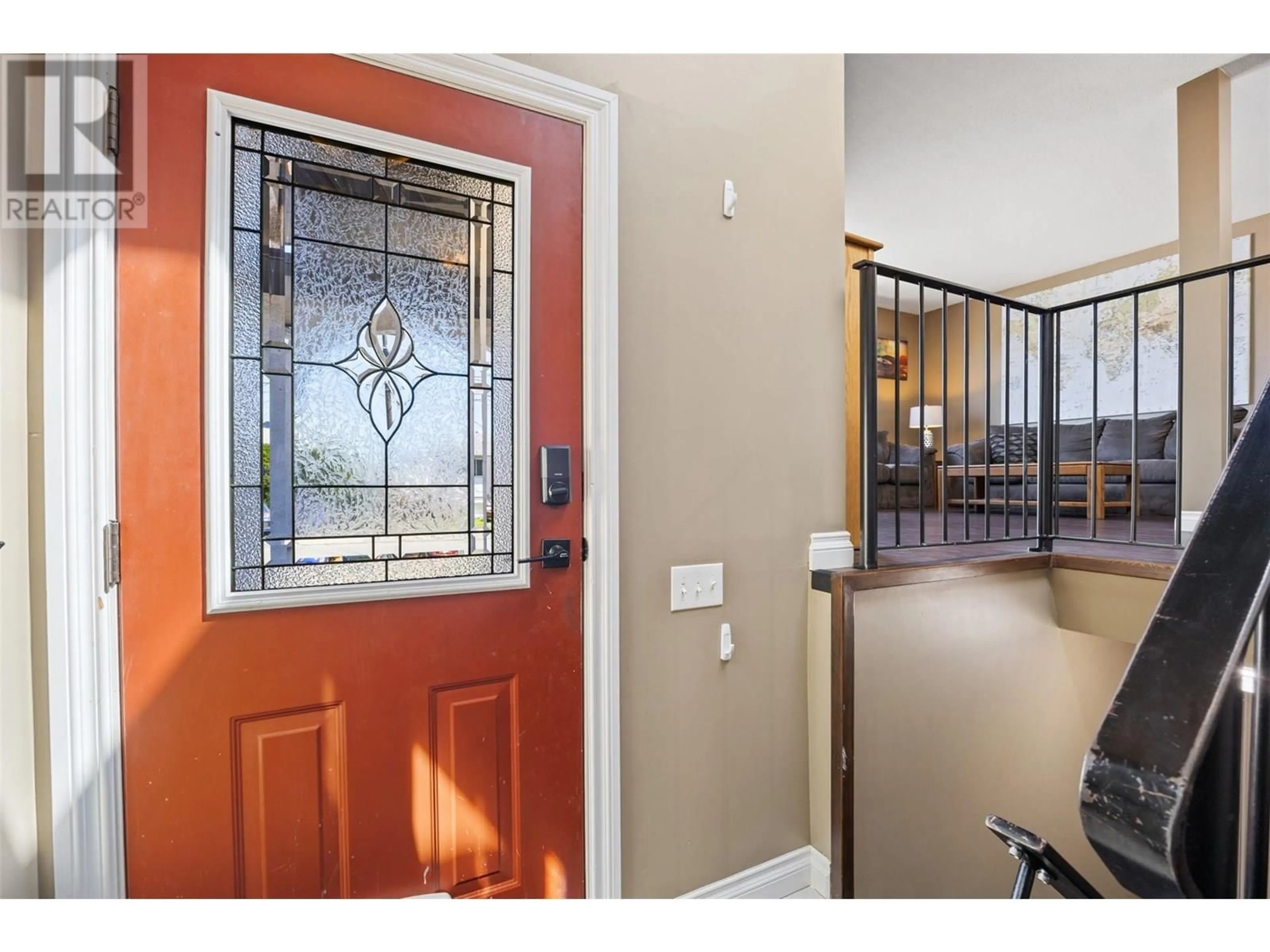 Indoor entryway for 639 COURTENAY CRESCENT, Kamloops British Columbia V2B1Z7