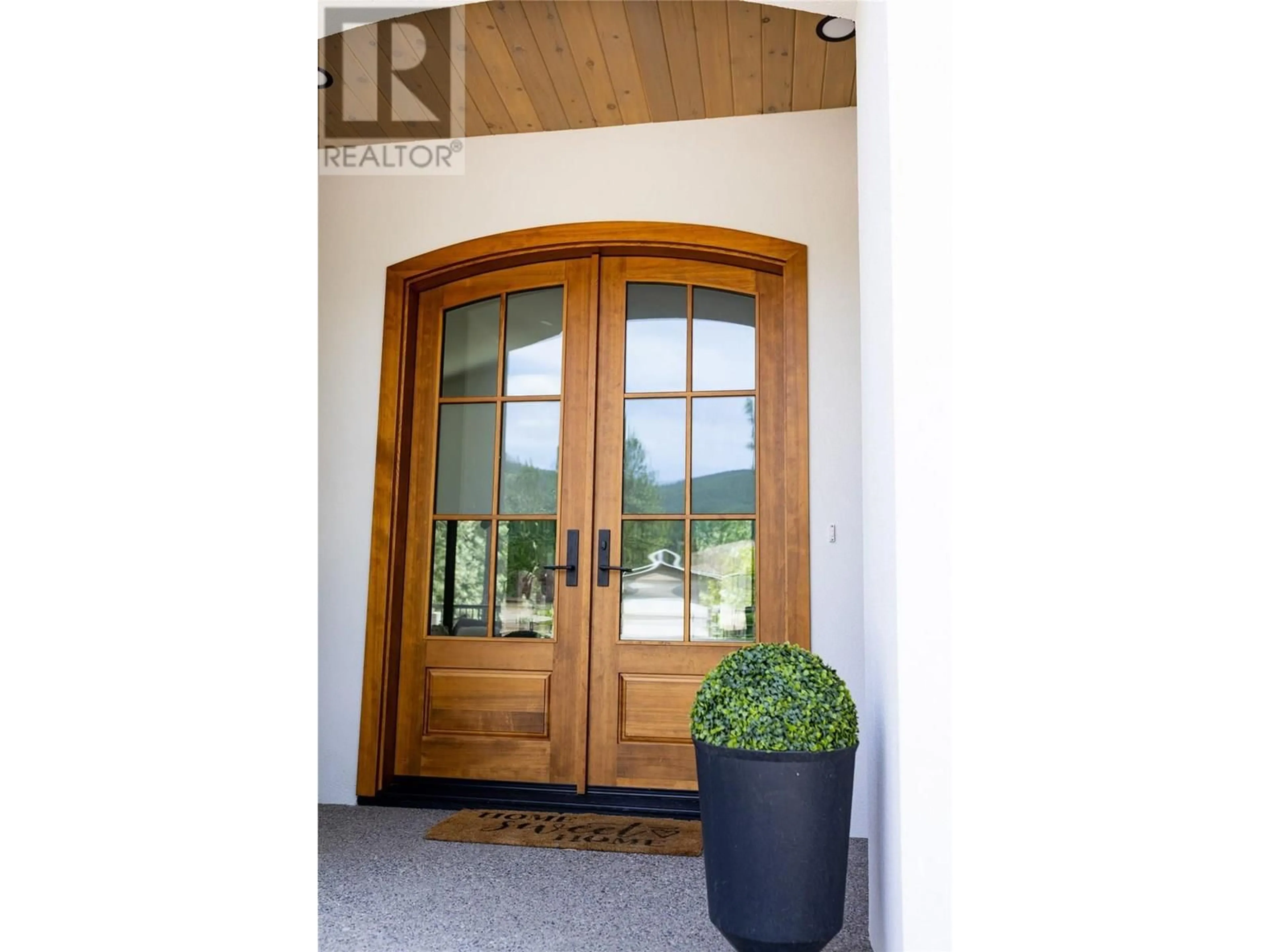 Indoor entryway for 2690 PLACER PLACE, Grand Forks British Columbia V0H1H2