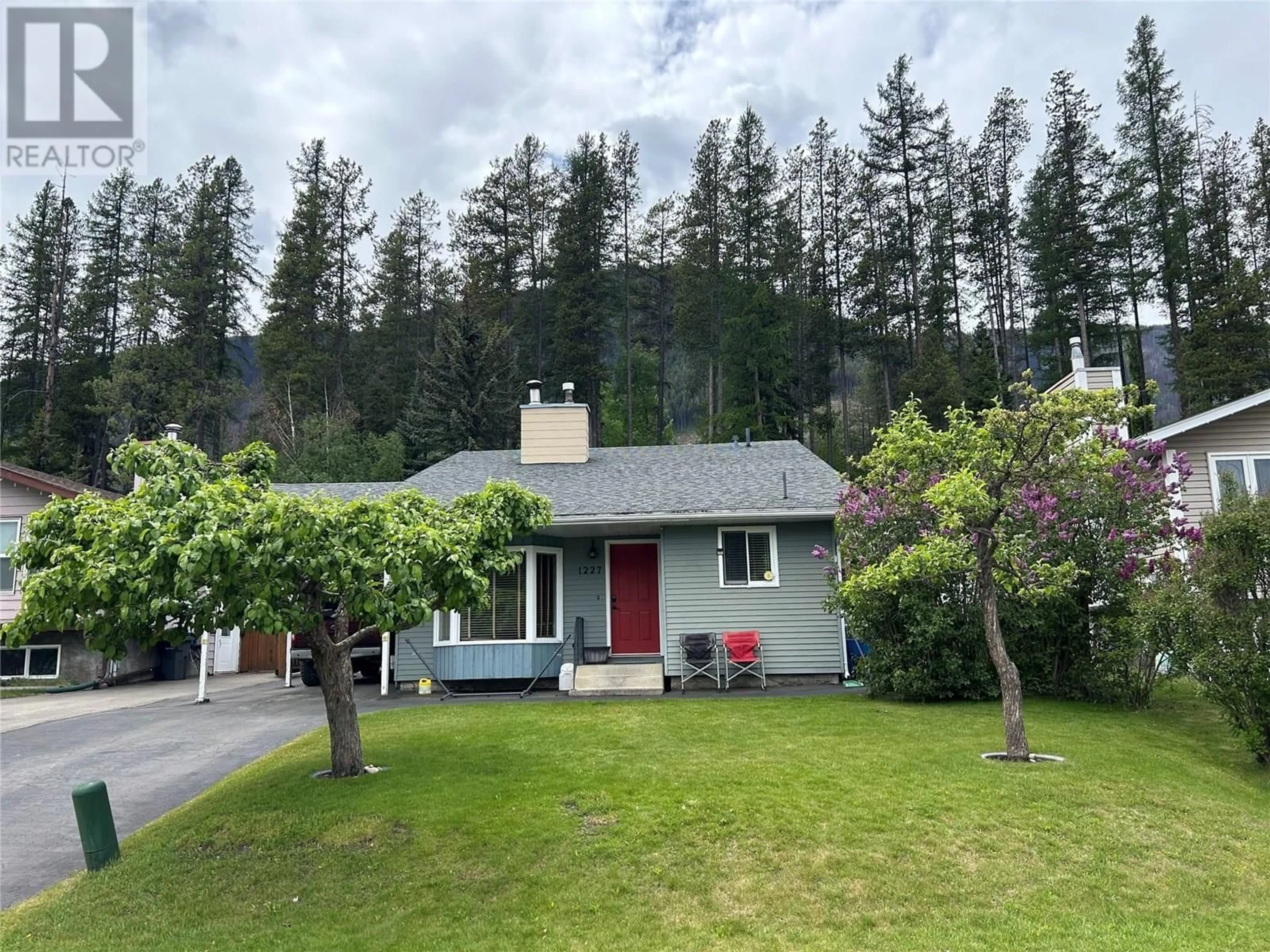 A pic from outside/outdoor area/front of a property/back of a property/a pic from drone, unknown for 1227 PINYON ROAD, Sparwood British Columbia V0B2G2