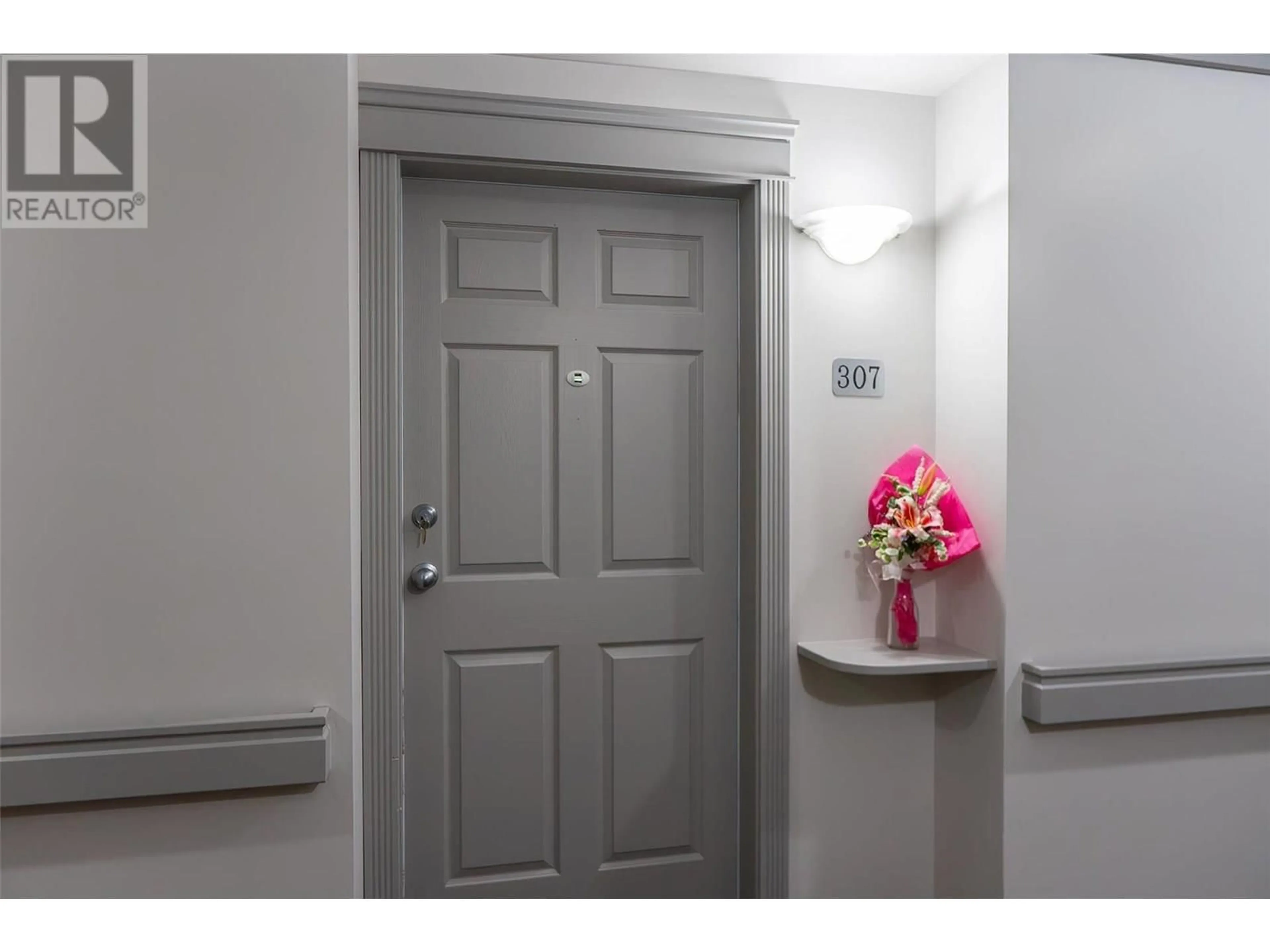 Indoor foyer for 307 - 265 FROELICH ROAD, Kelowna British Columbia V1X3M6