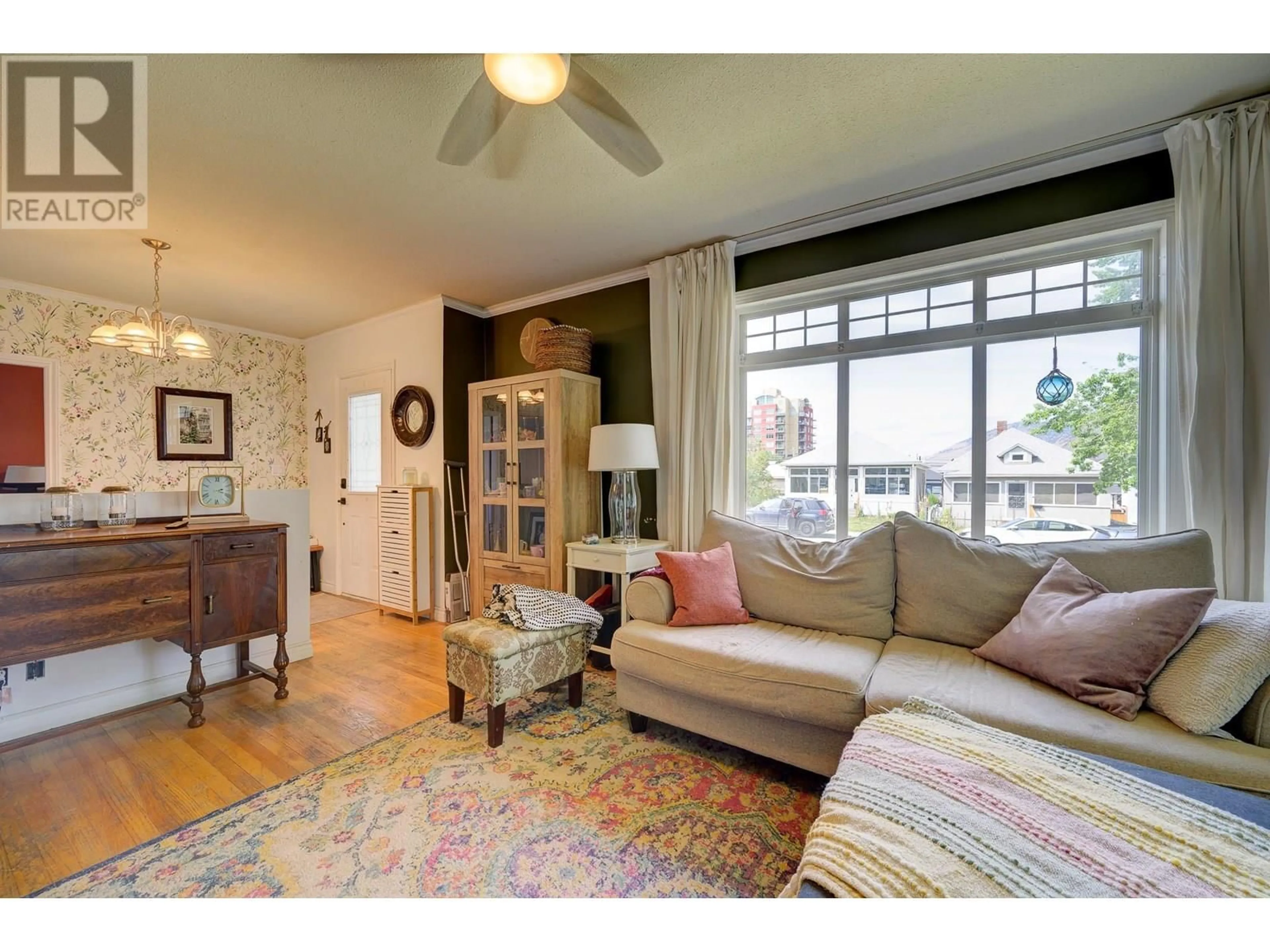 Living room with furniture, unknown for 647 ST PAUL STREET, Kamloops British Columbia V2C2K1