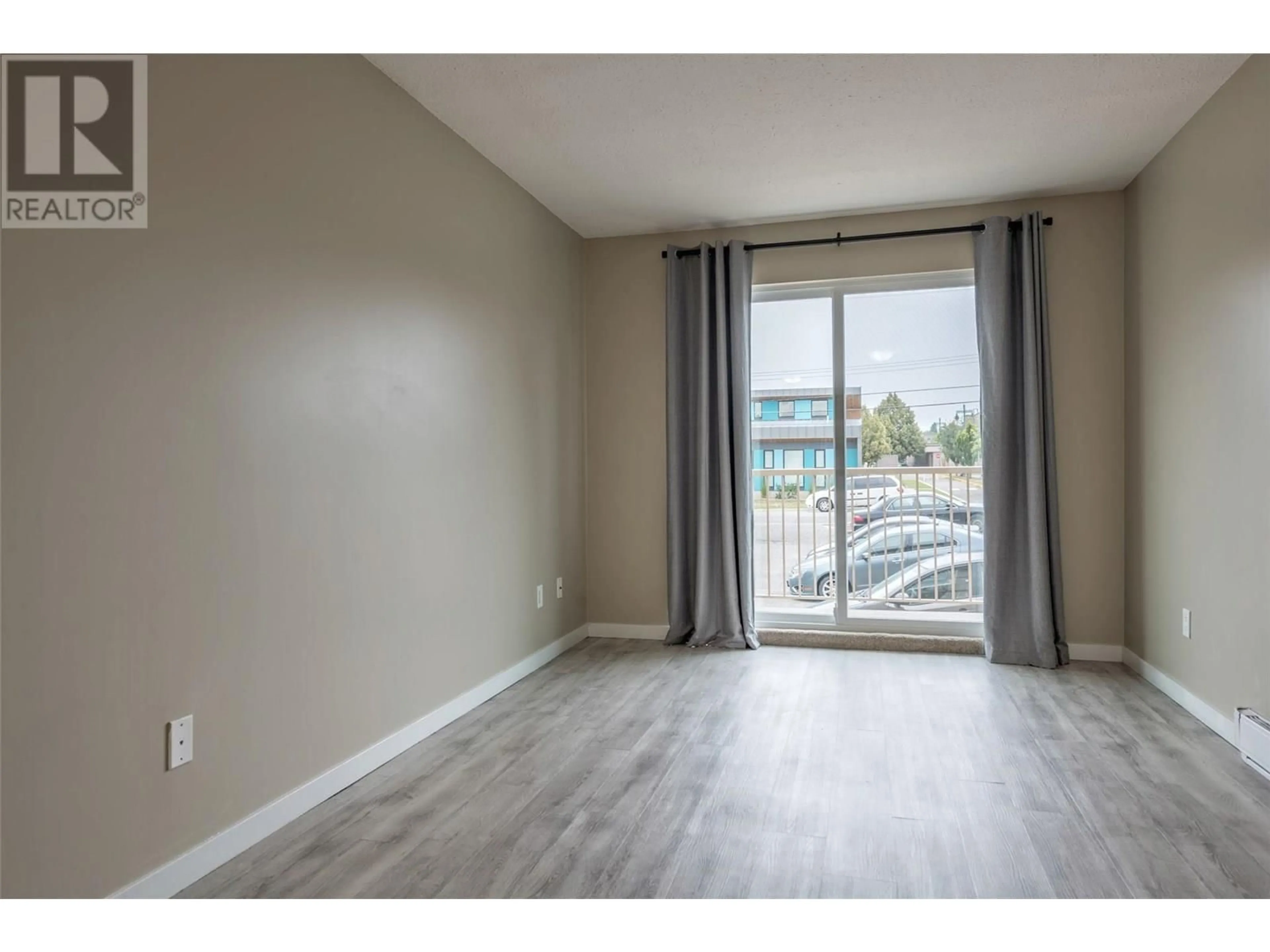 A pic of a room for 206 - 3304 35 AVENUE, Vernon British Columbia V1T8M6
