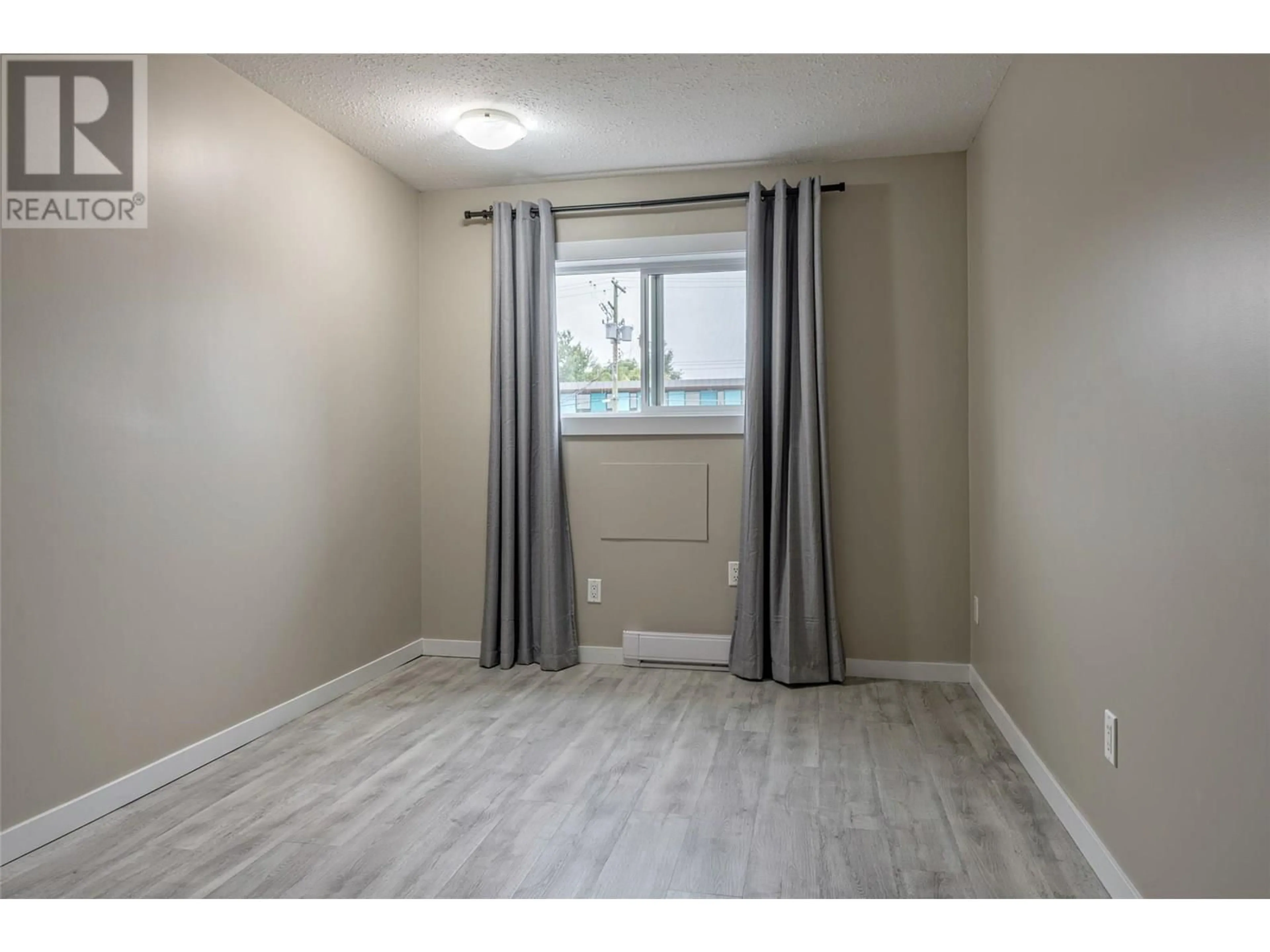 A pic of a room for 206 - 3304 35 AVENUE, Vernon British Columbia V1T8M6