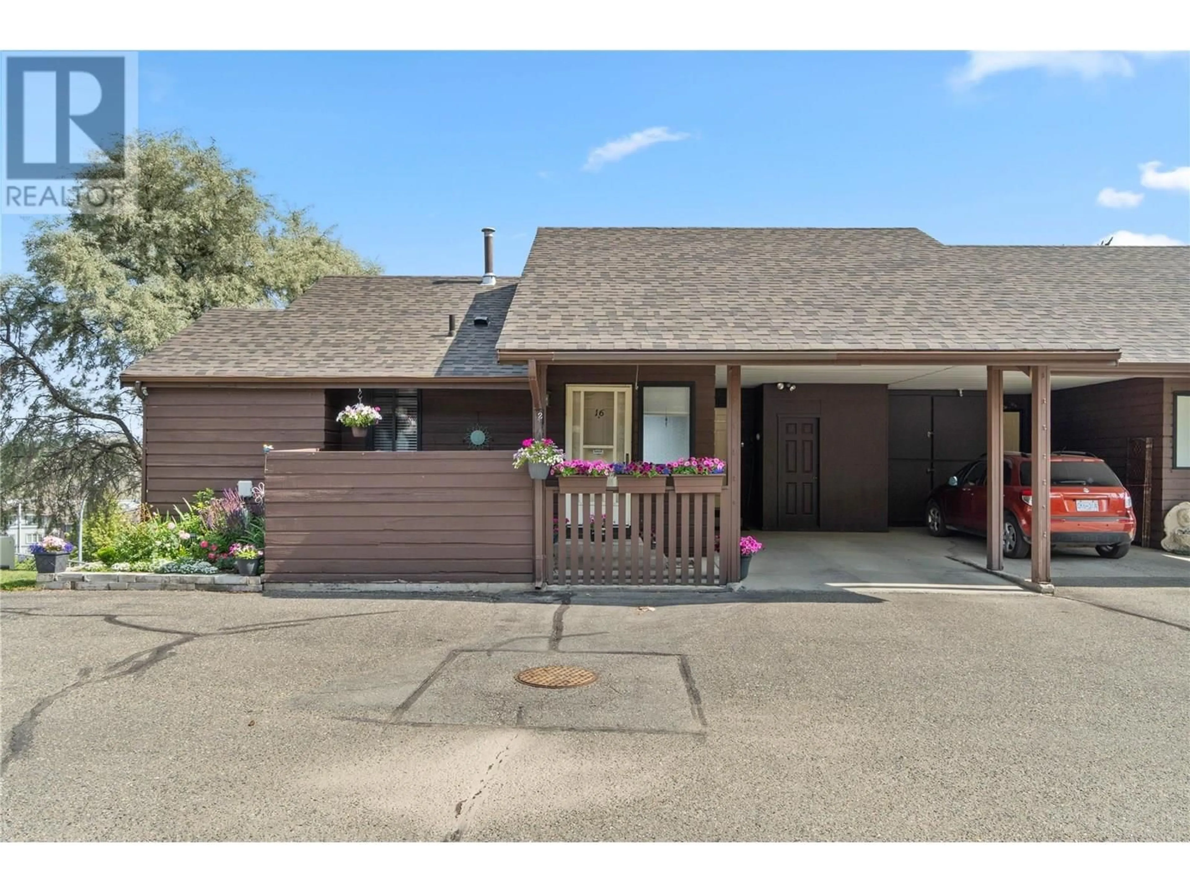 Home with vinyl exterior material, street for 16 - 1155 HUGH ALLAN DRIVE, Kamloops British Columbia V1S1B4