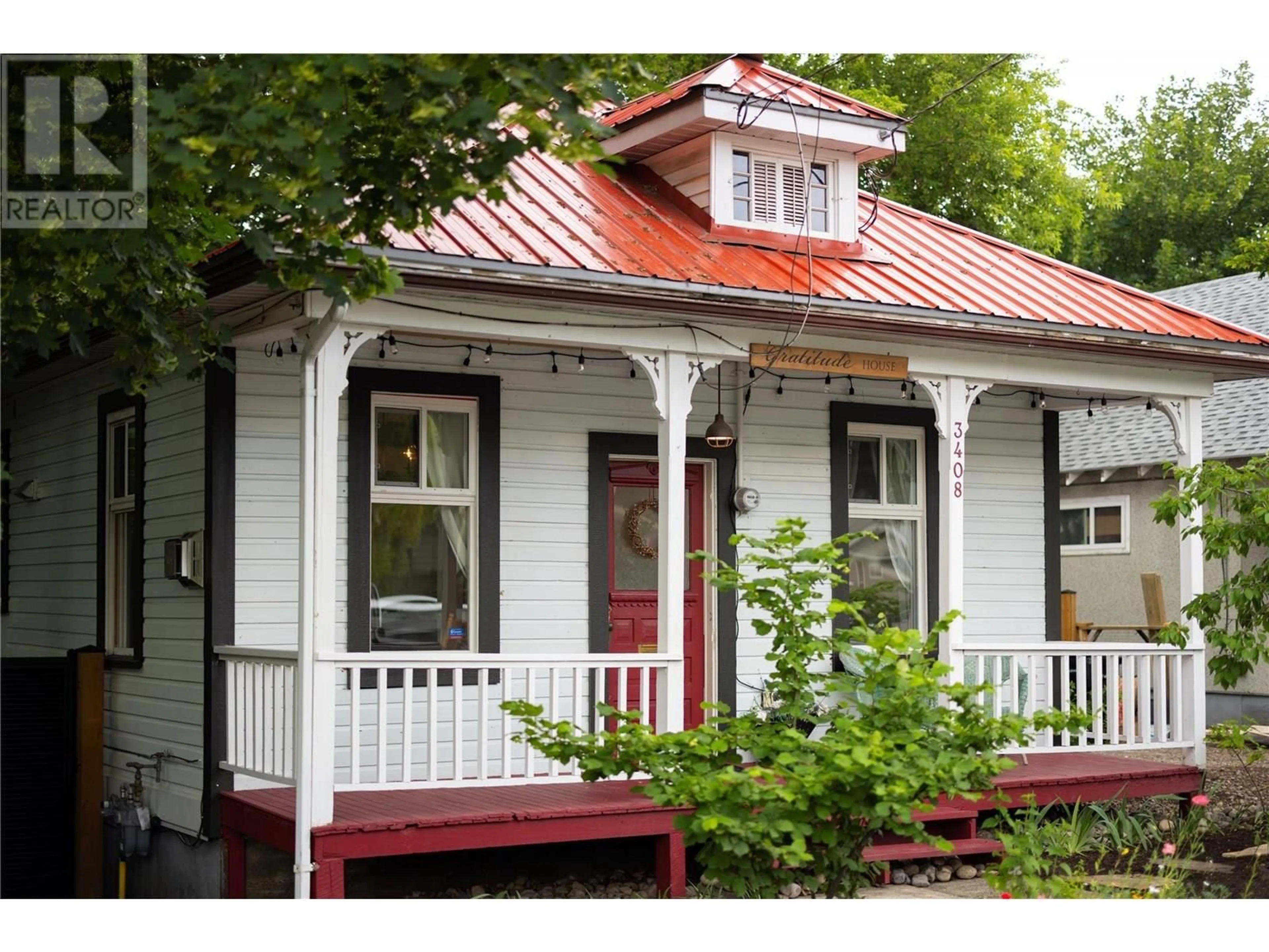 Home with vinyl exterior material, street for 3408 34 AVENUE, Vernon British Columbia V1T2P9