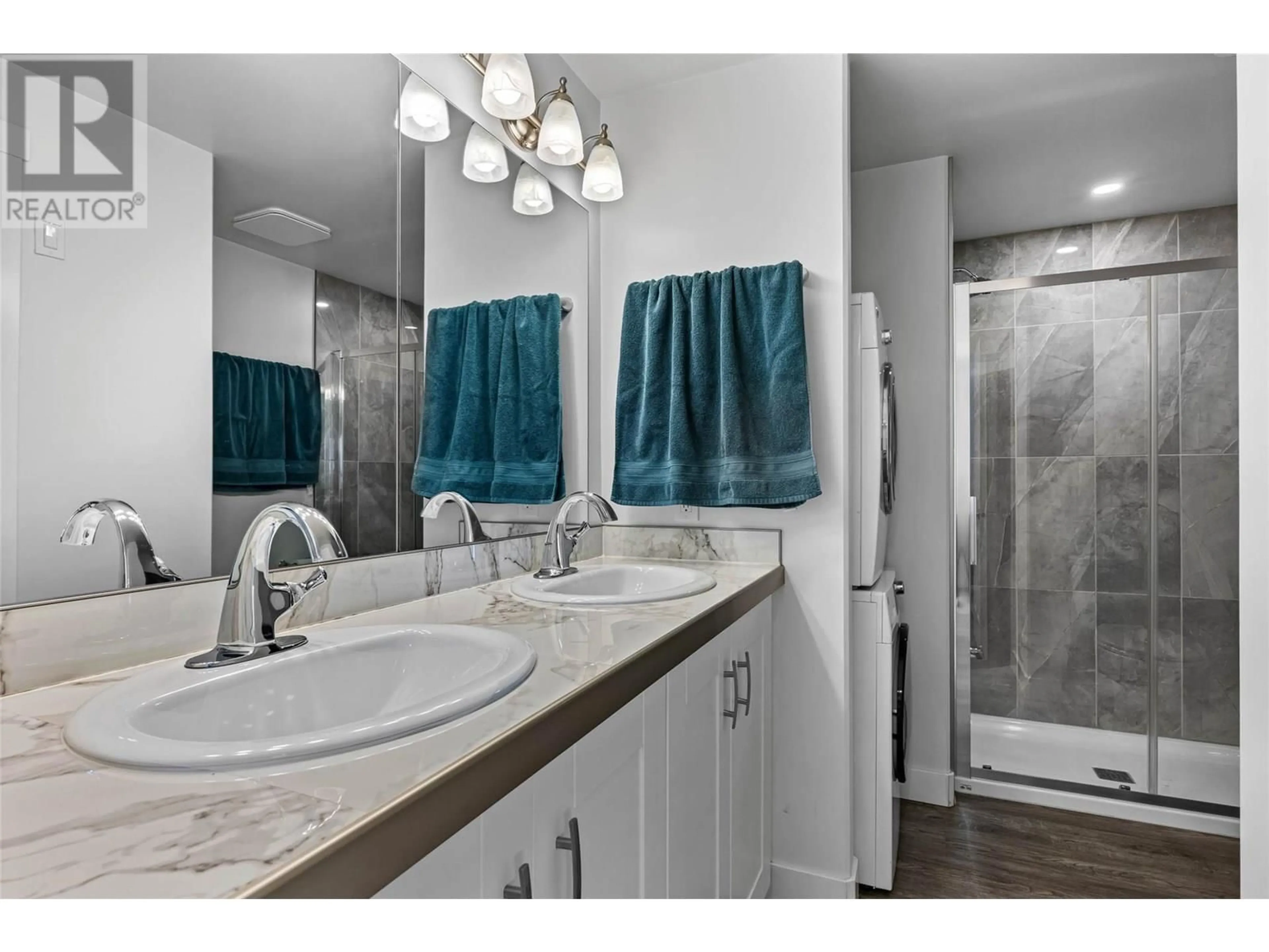 Standard bathroom, ceramic/tile floor for 32 - 1214 OKANAGAN AVENUE, Chase British Columbia V0E1M0