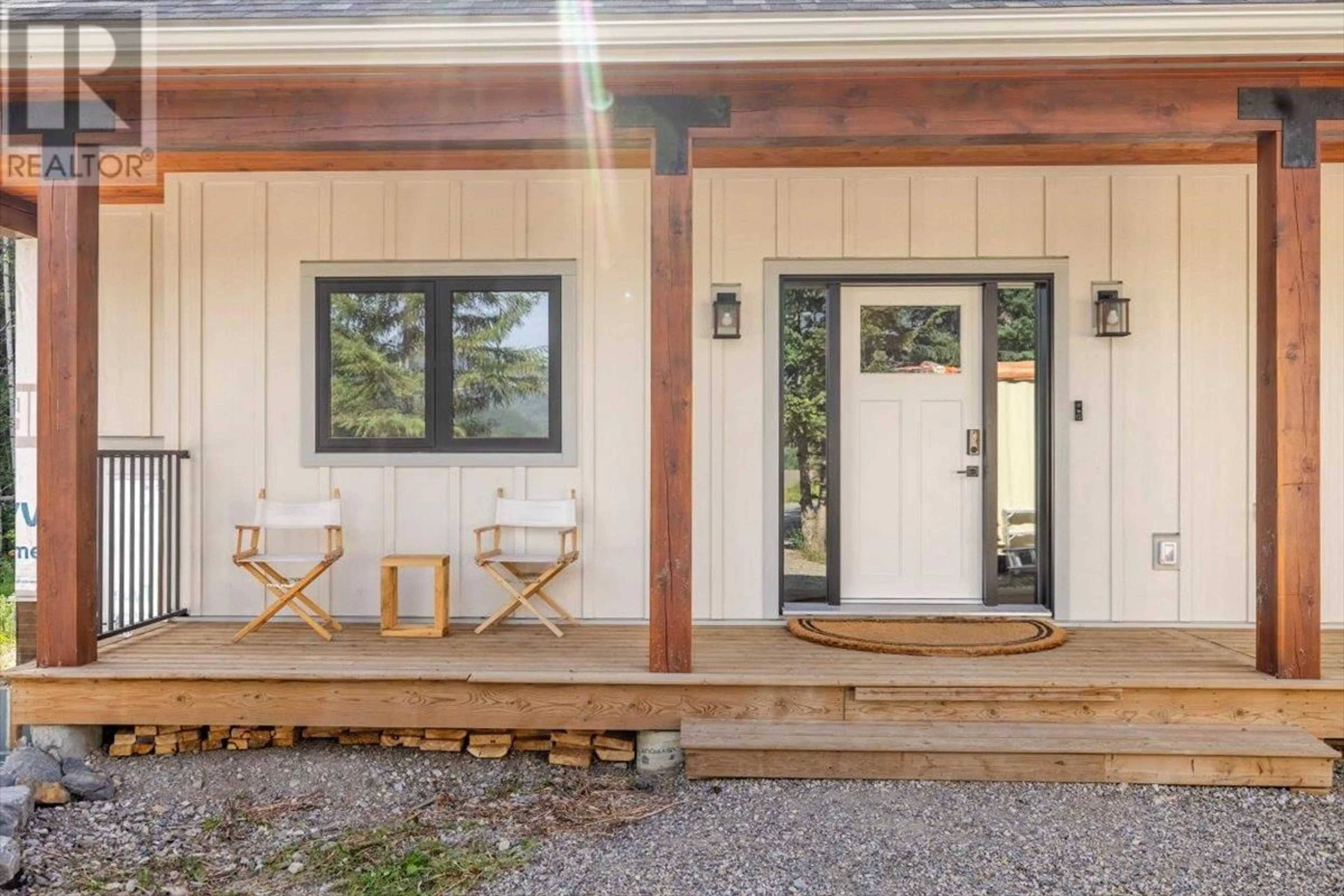 Indoor entryway for 106 SPARLING ROAD, Fernie British Columbia V0B1M1