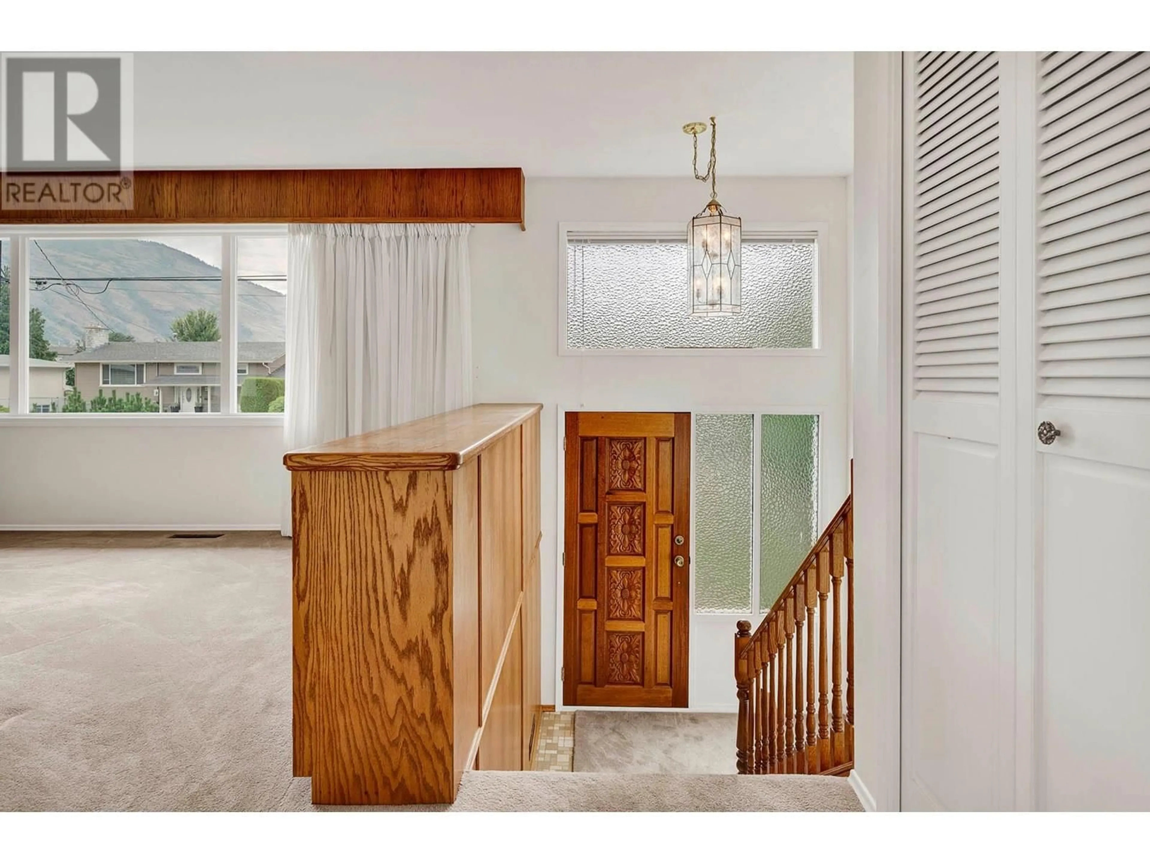 Indoor entryway for 850 SICAMORE DRIVE, Kamloops British Columbia V2B6S2