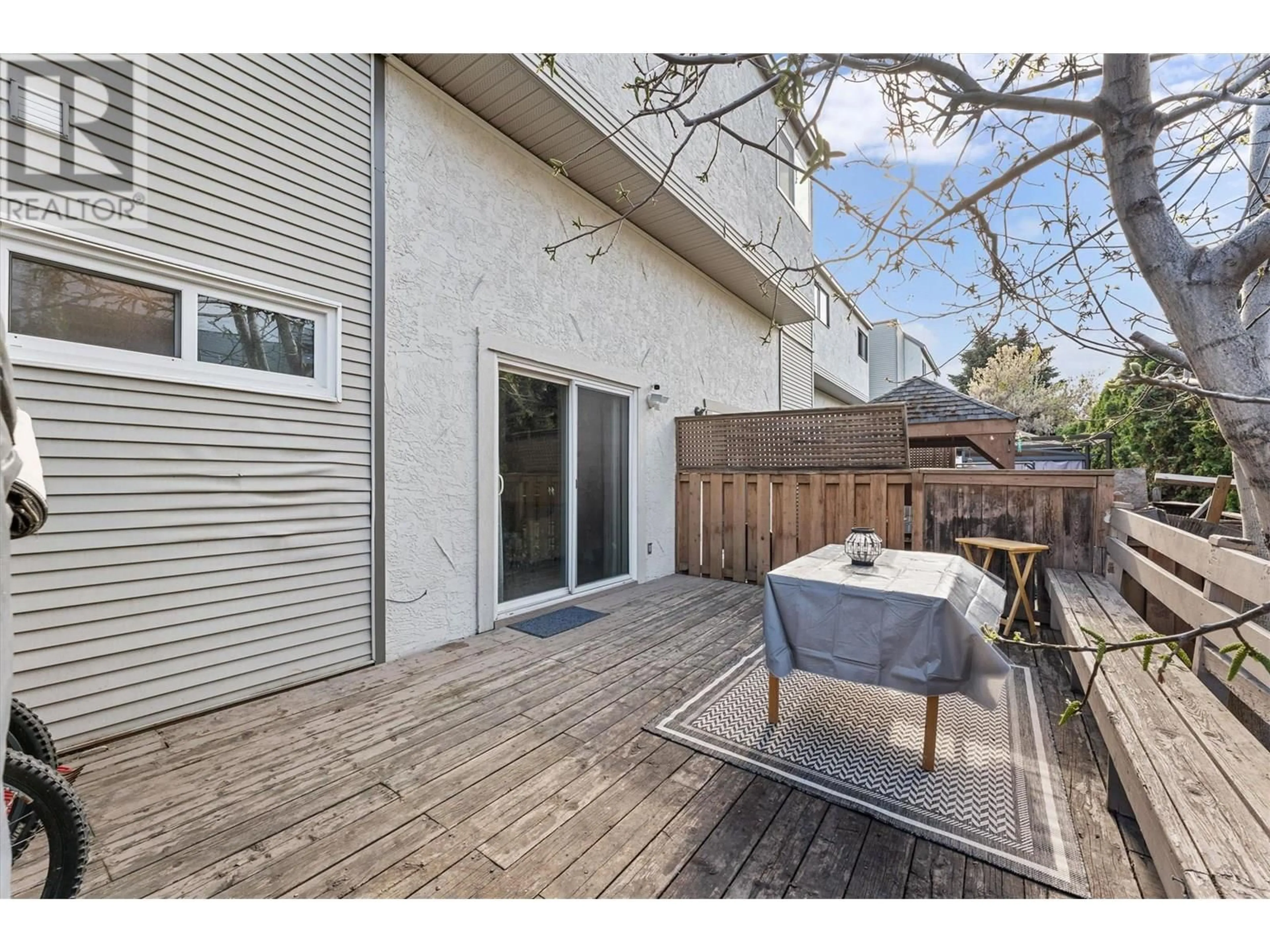 Patio, street for 22 - 1985 BURTCH ROAD, Kelowna British Columbia V1Y4B4
