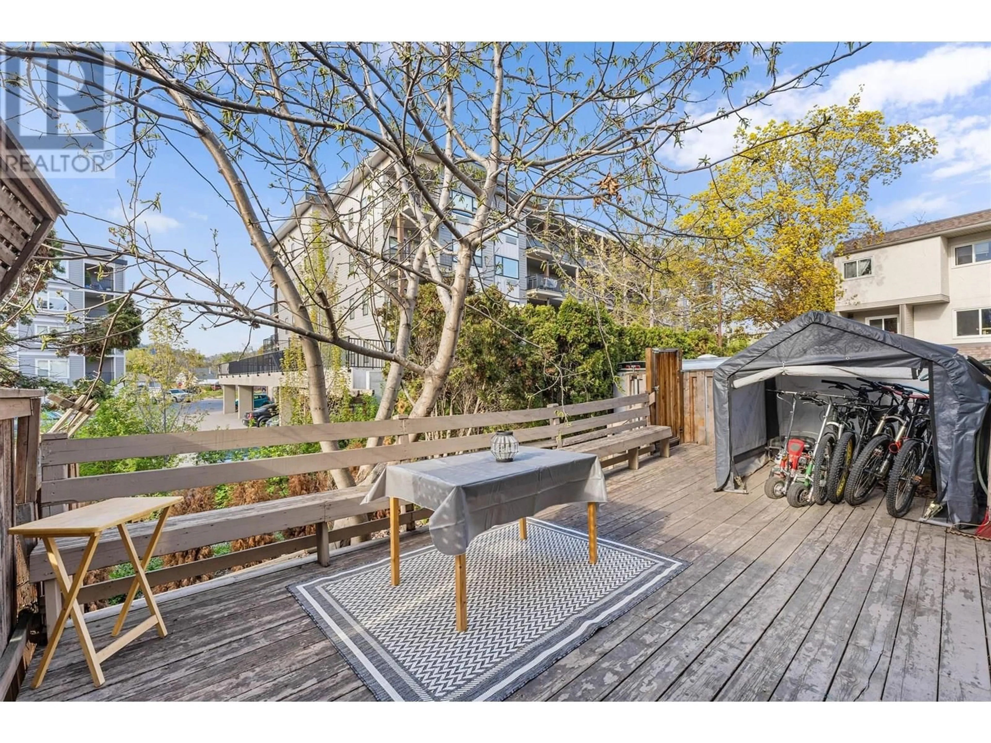 Patio, street for 22 - 1985 BURTCH ROAD, Kelowna British Columbia V1Y4B4