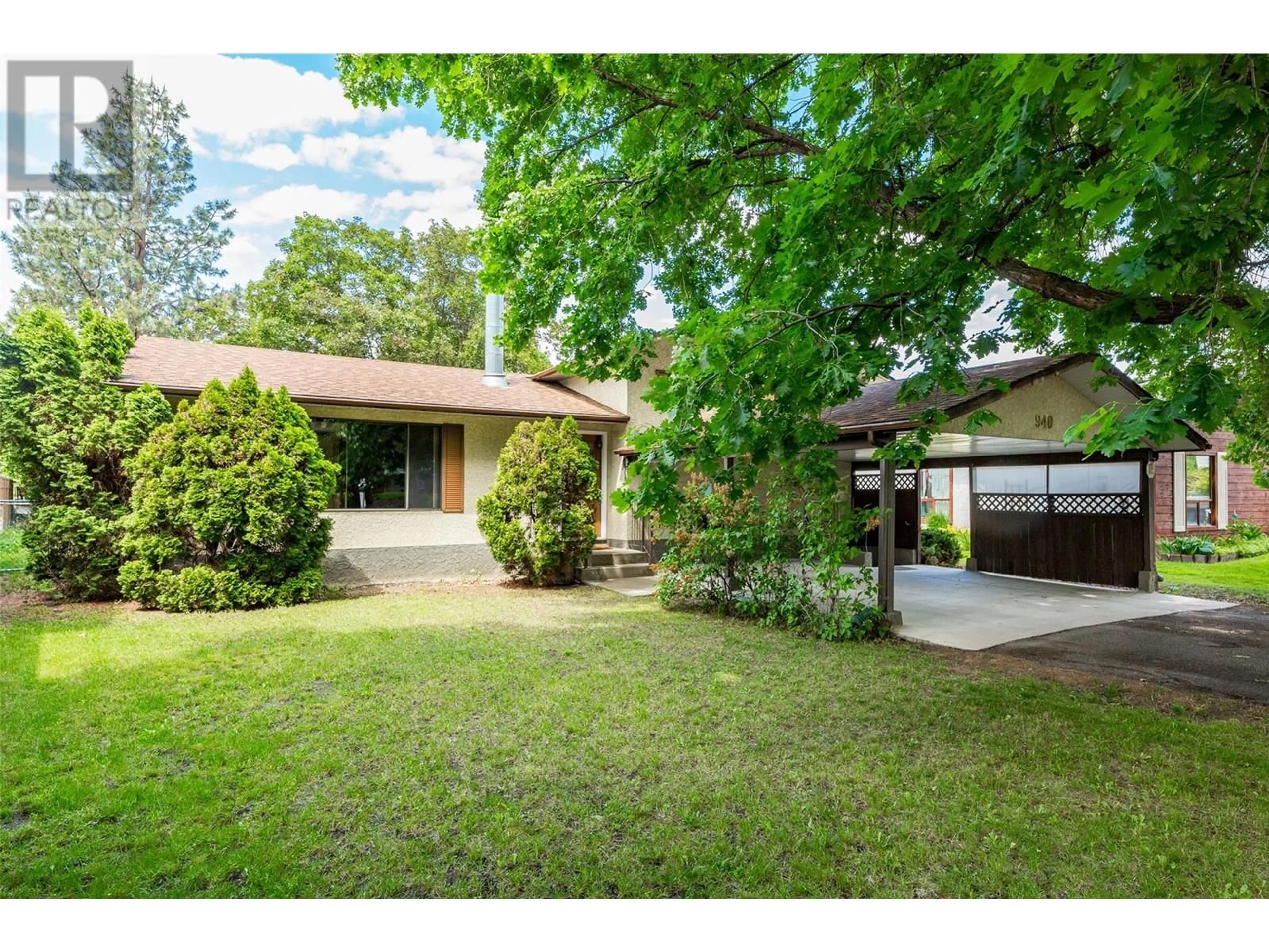 A pic from outside/outdoor area/front of a property/back of a property/a pic from drone, street for 940 DUNDEE ROAD, Kelowna British Columbia V1X5Y3