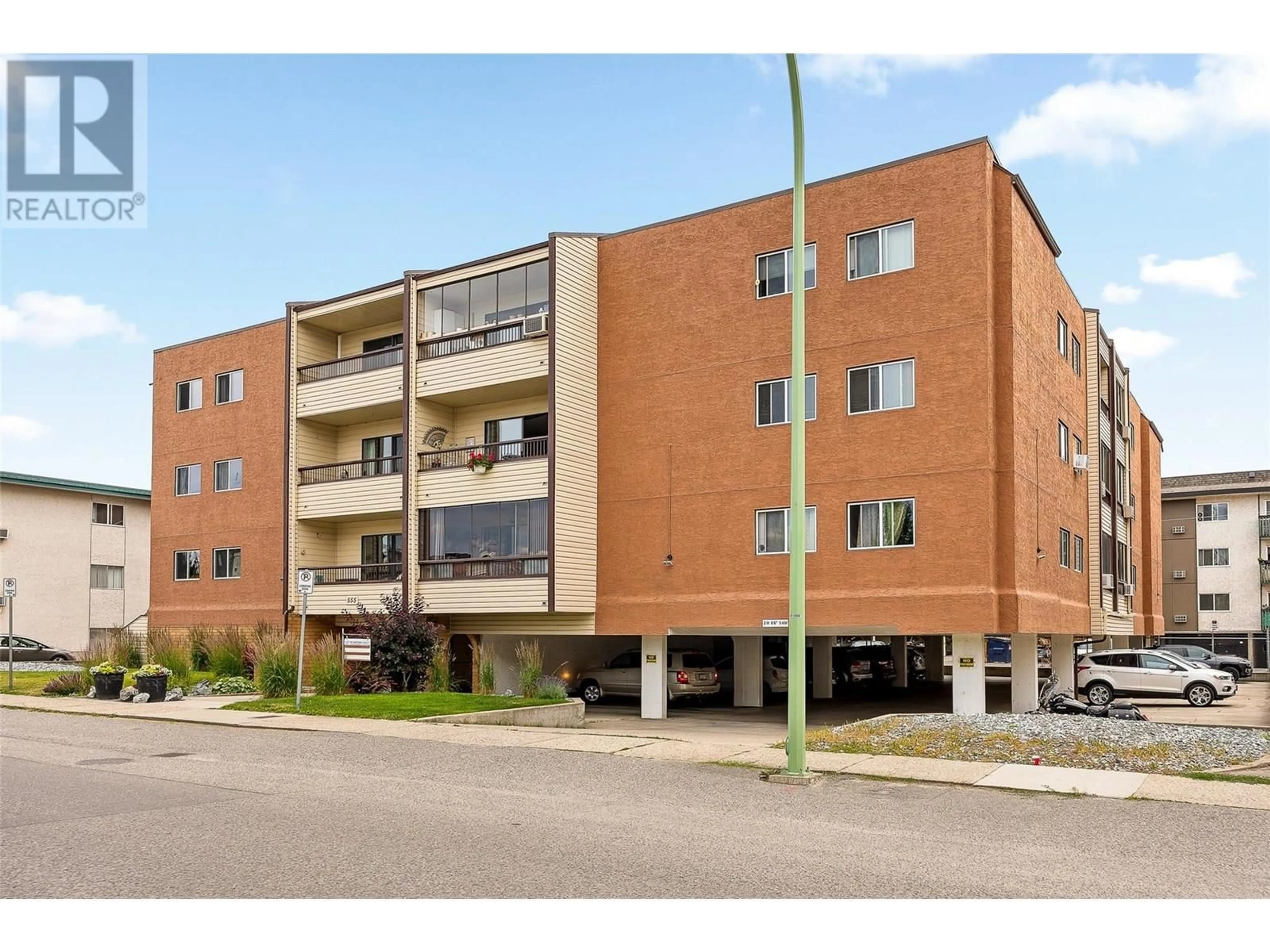 Unknown for 204 - 555 ROWCLIFFE AVENUE, Kelowna British Columbia V1Y5Y8