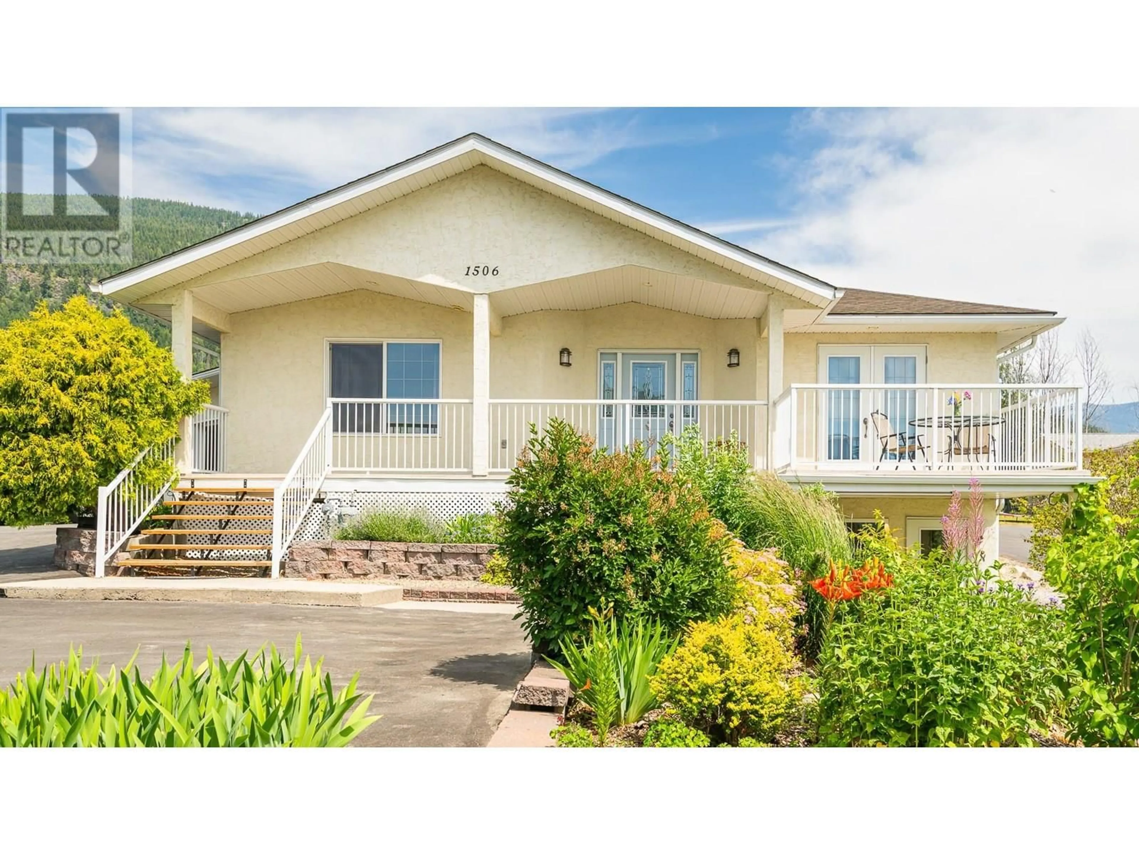 Home with vinyl exterior material, mountain view for 1506 1ST  NW AVENUE, Creston British Columbia V0B1G6