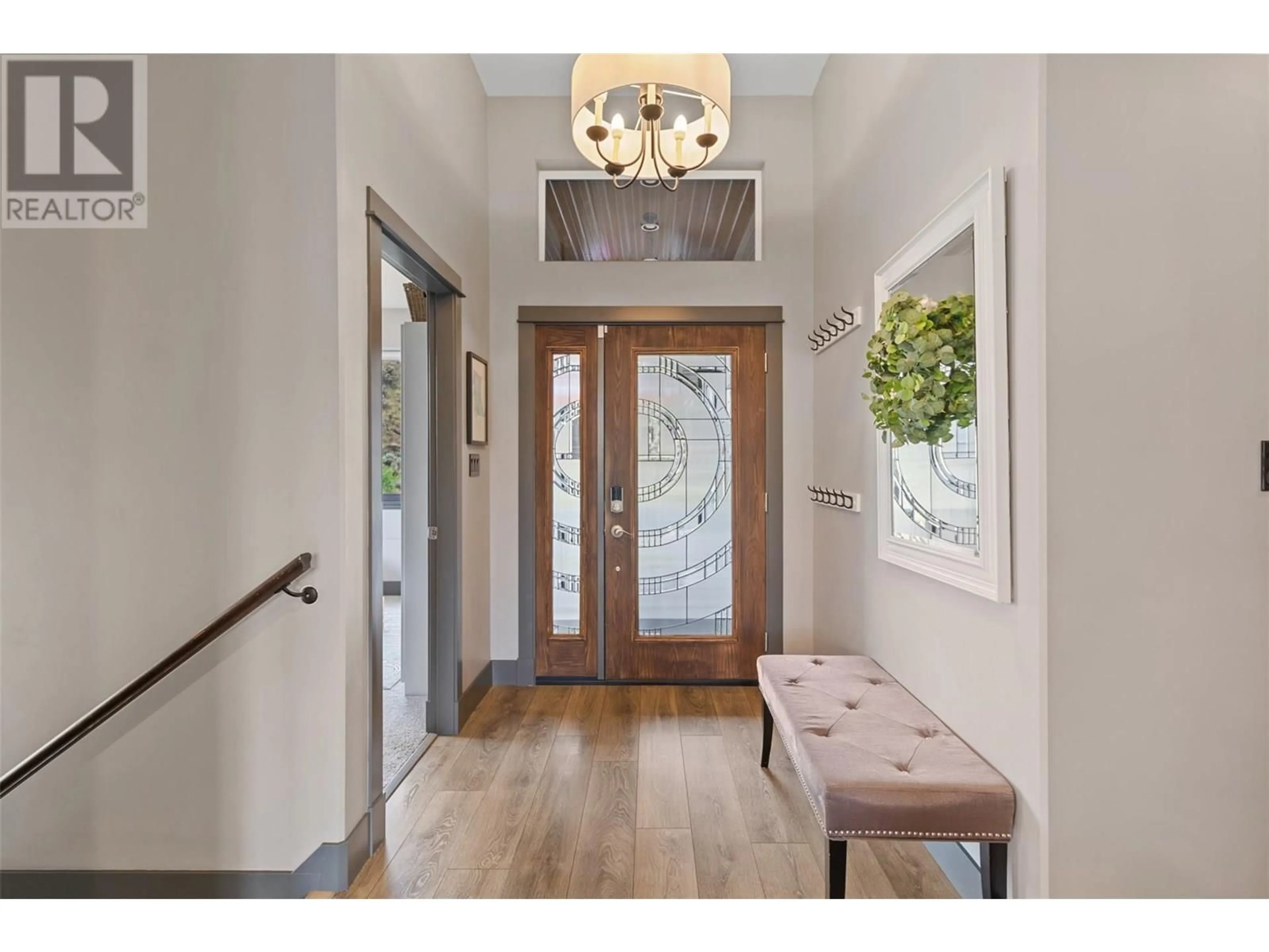Indoor entryway for 2 - 950 IDA LANE, Kamloops British Columbia V2B0C6