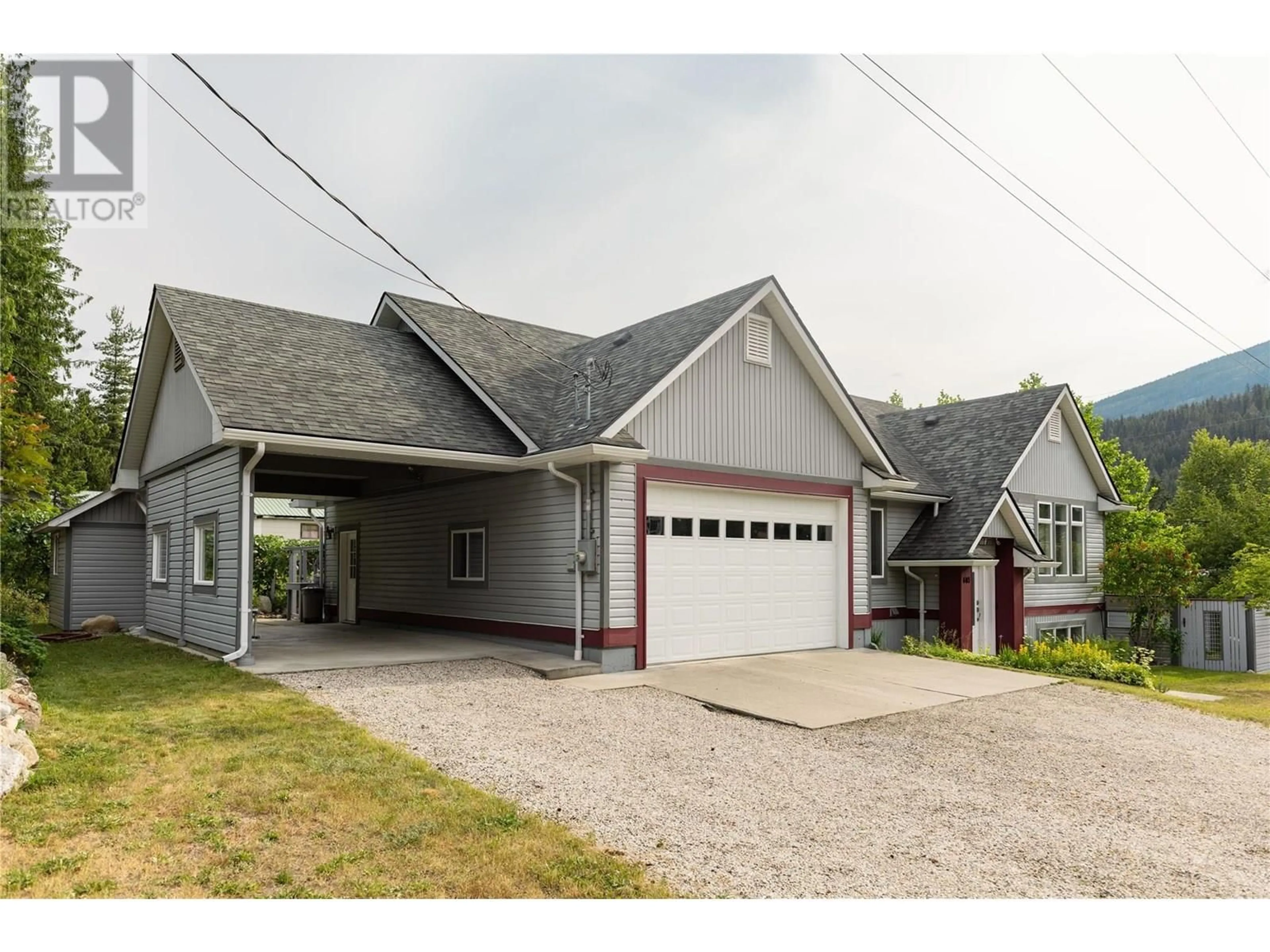 Indoor garage for 603 FLETCHER AVENUE, Slocan British Columbia V0G2C0