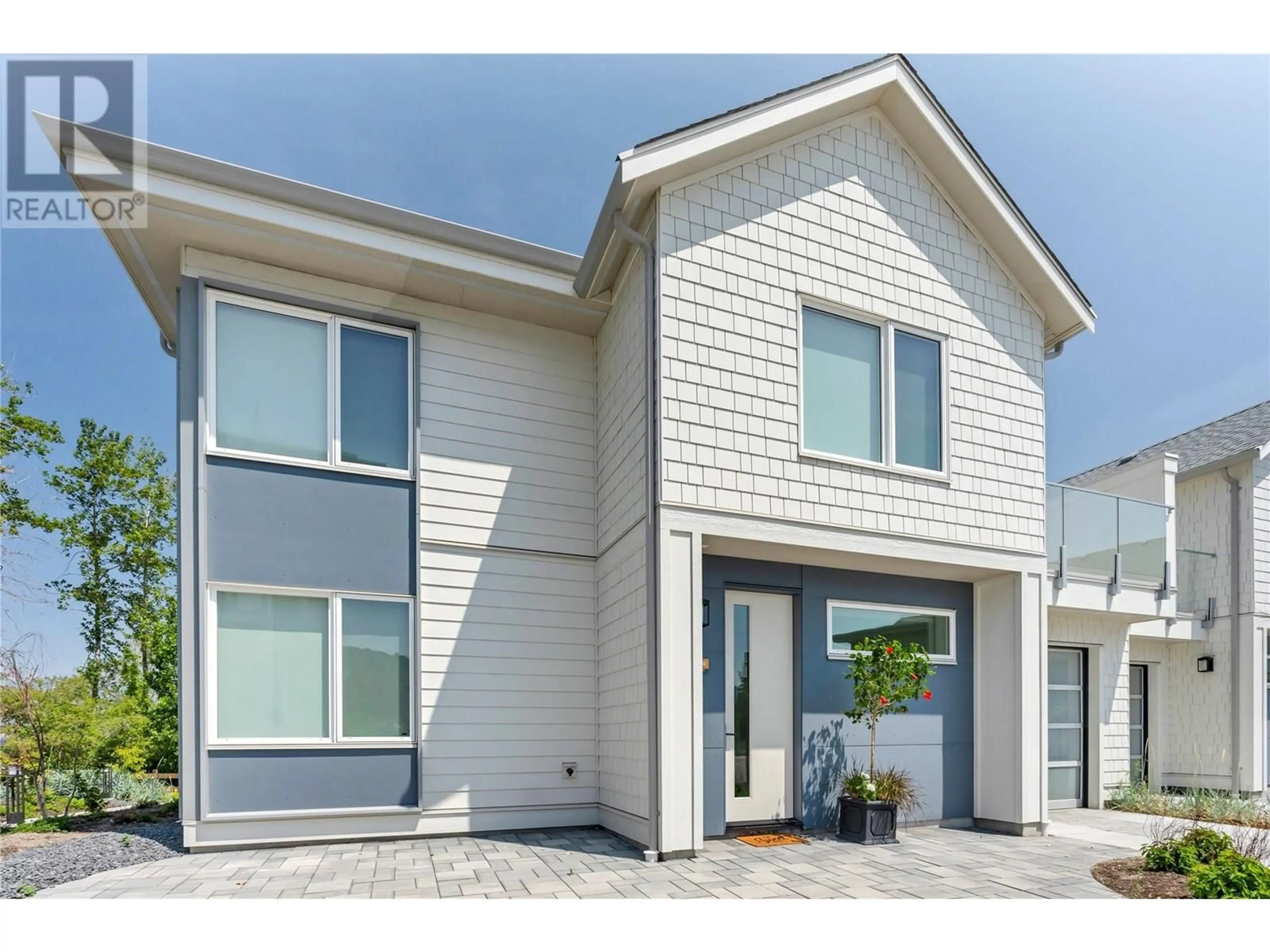 Home with vinyl exterior material, street for 3190 LANDRY CRESCENT, Summerland British Columbia V0H1Z9