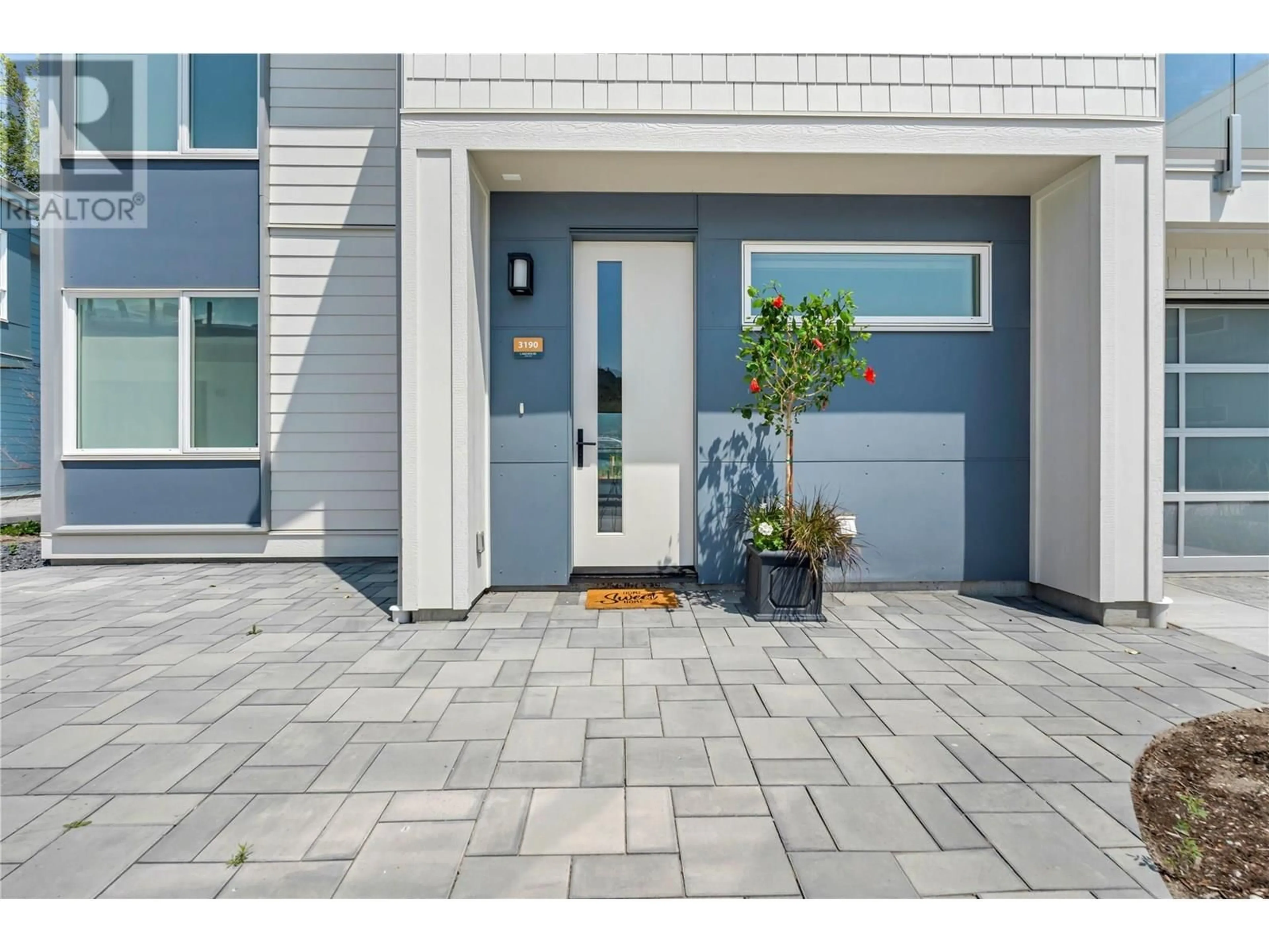Indoor entryway for 3190 LANDRY CRESCENT, Summerland British Columbia V0H1Z9