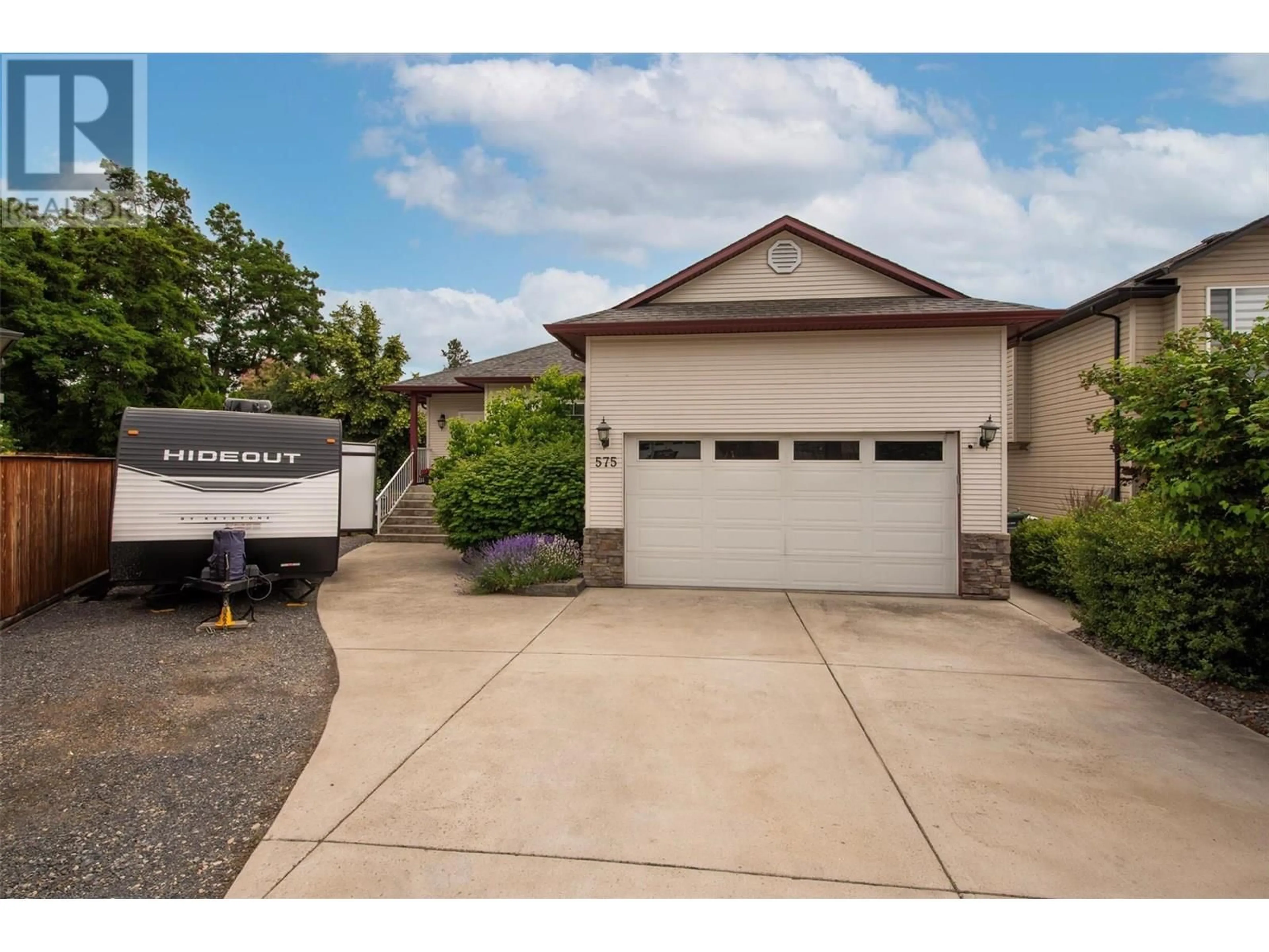 Indoor garage for 575 GALBRAITH COURT, Kelowna British Columbia V1X7Z9