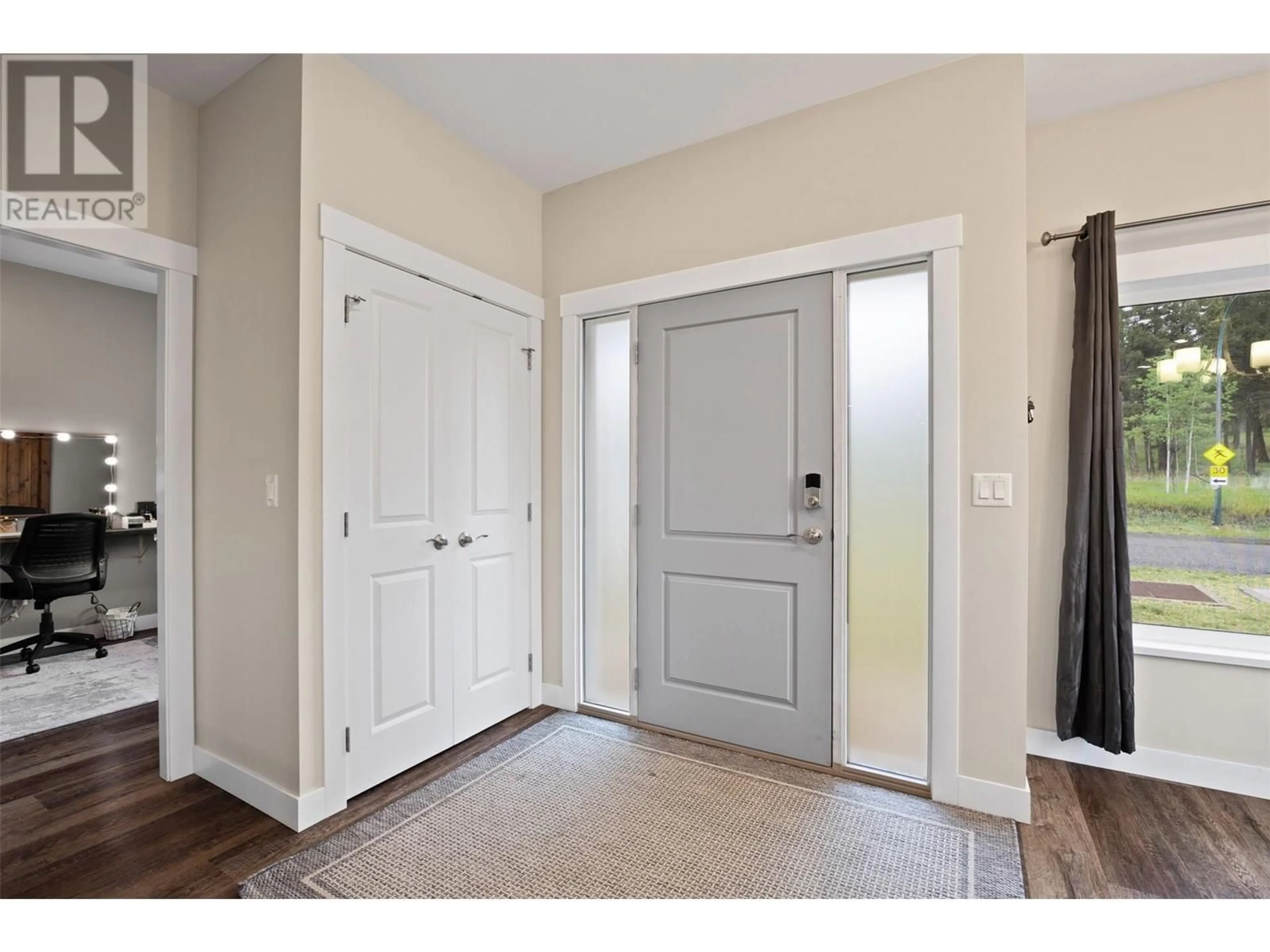Indoor entryway for 280 JASPER DRIVE, Logan Lake British Columbia V0K1W0