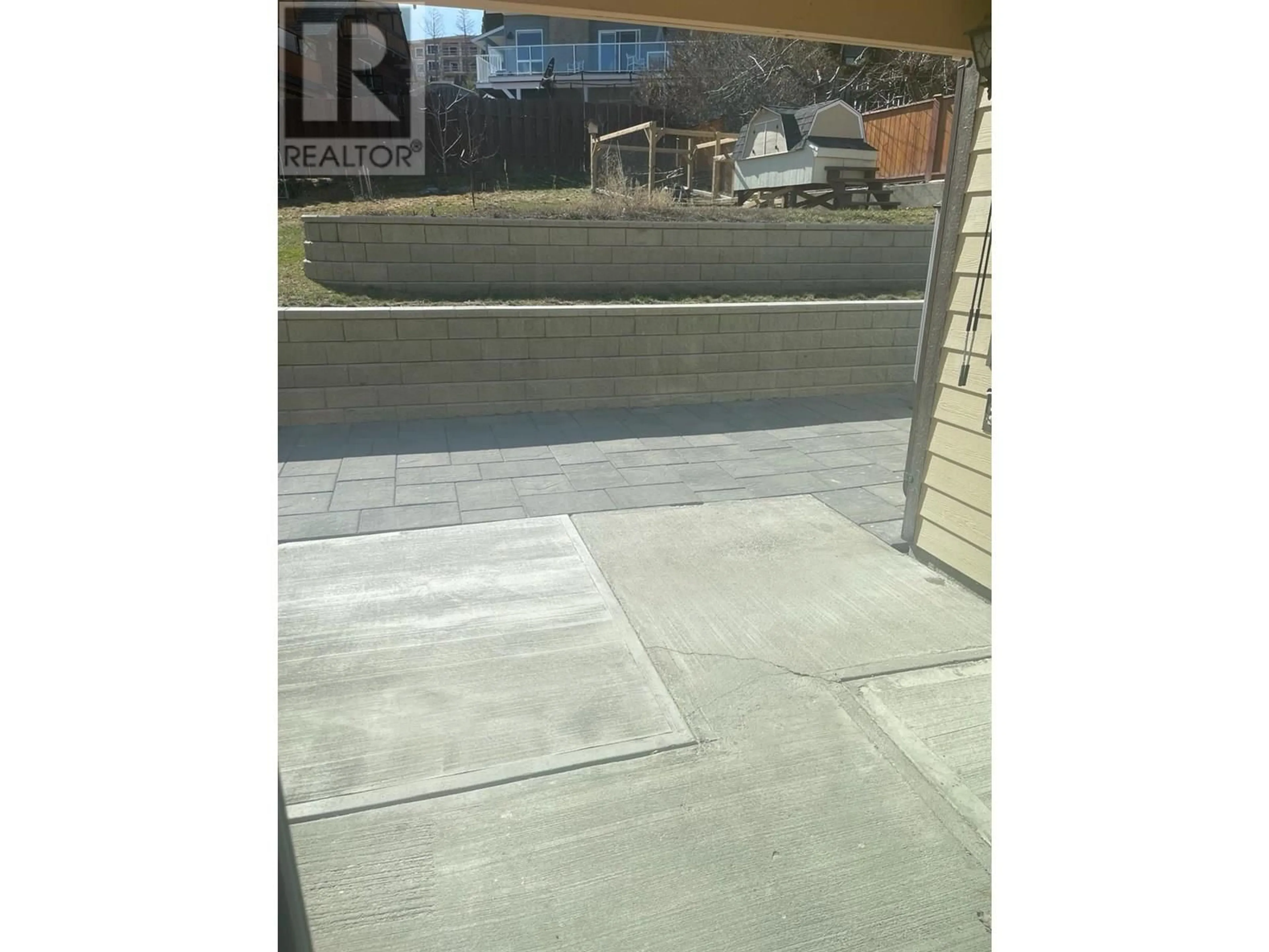 Patio, street for 755 FLEMING DRIVE, Kamloops British Columbia V1S1A2