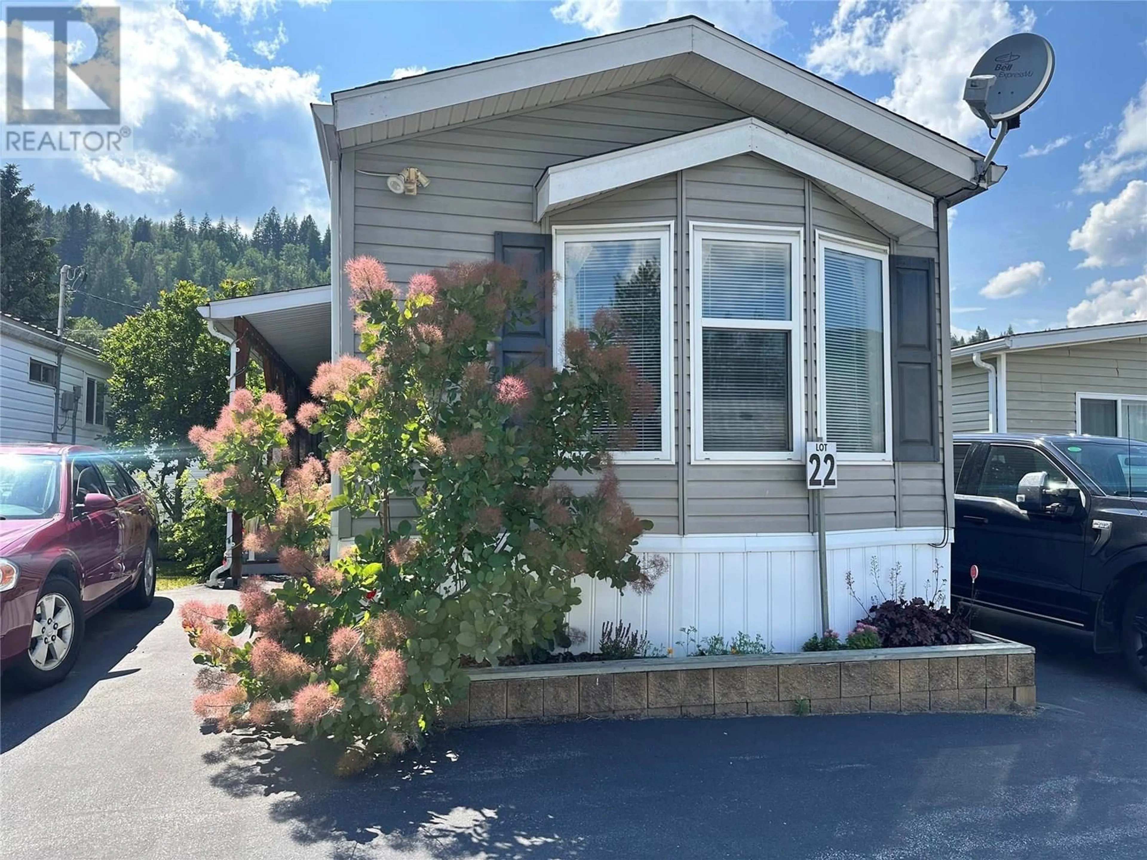 Home with vinyl exterior material, unknown for 11 - 1545 COLUMBIA AVENUE, Castlegar British Columbia V1N1J1