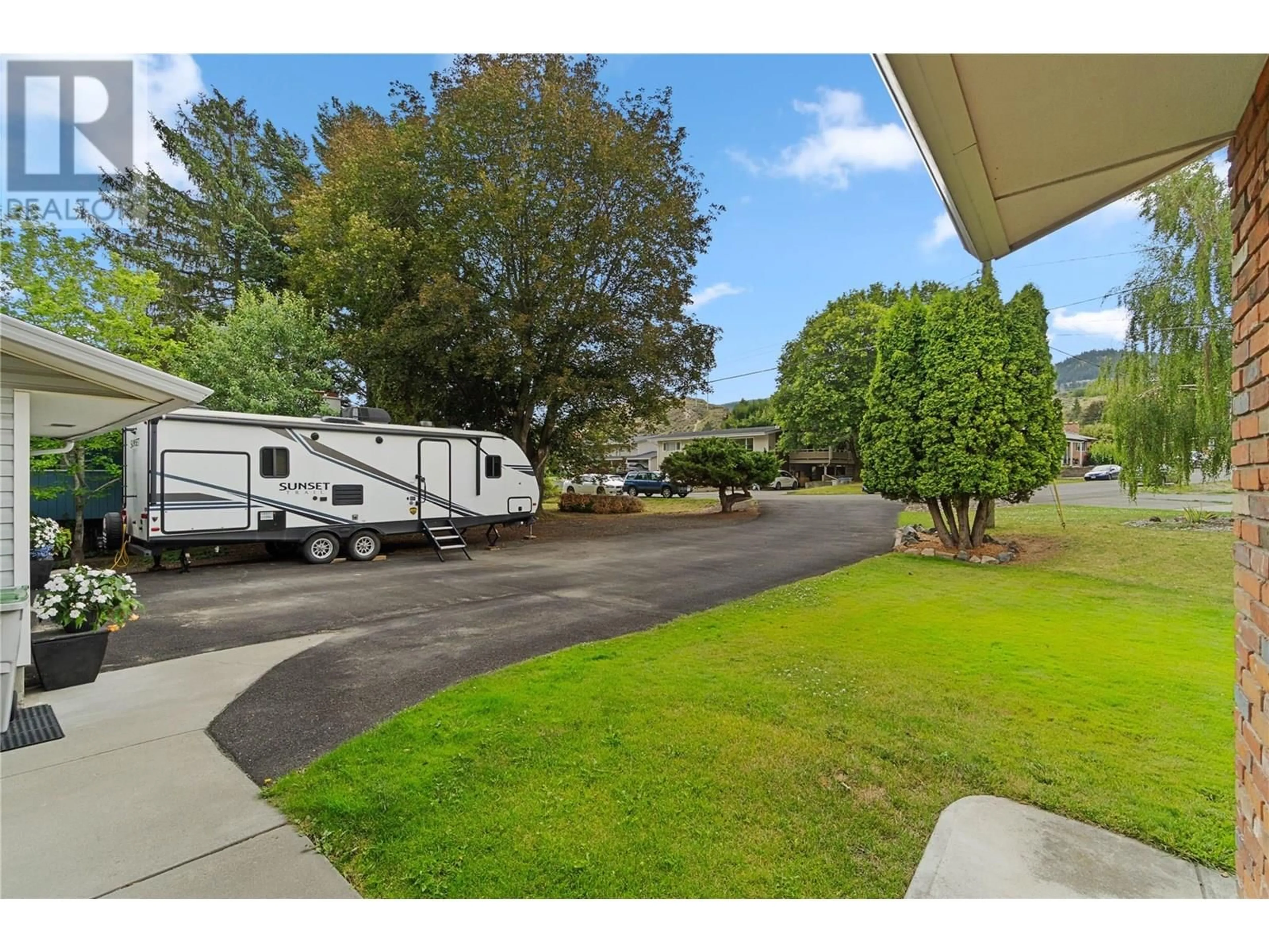 A pic from outside/outdoor area/front of a property/back of a property/a pic from drone, street for 1836 RUSSET WYND, Kamloops British Columbia V2C4N5