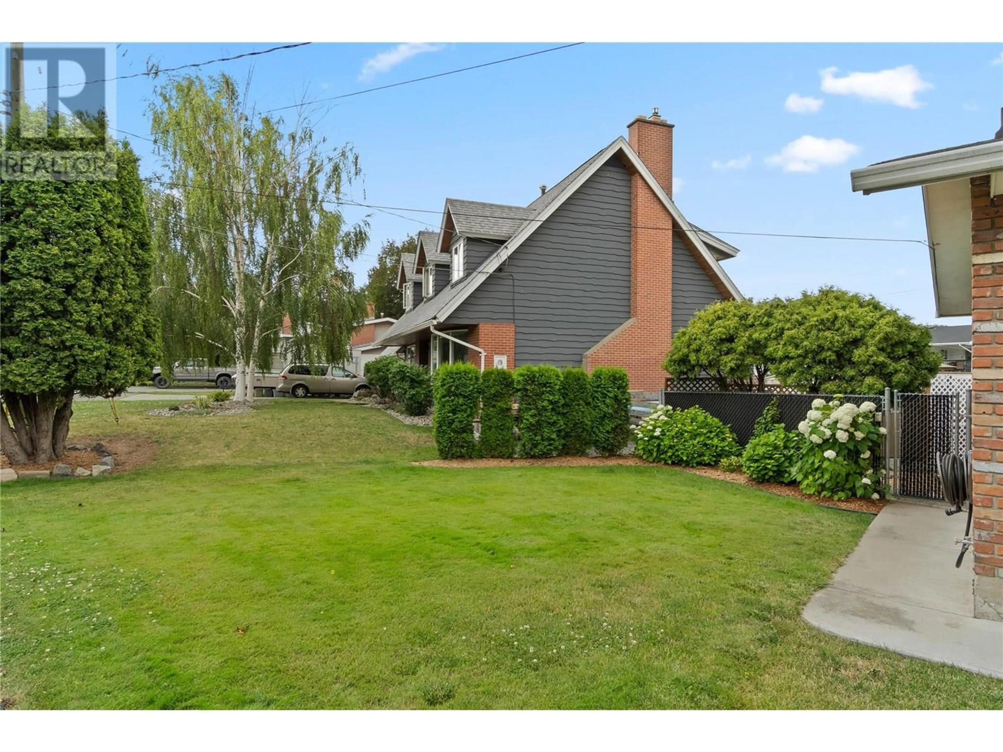 A pic from outside/outdoor area/front of a property/back of a property/a pic from drone, street for 1836 RUSSET WYND, Kamloops British Columbia V2C4N5