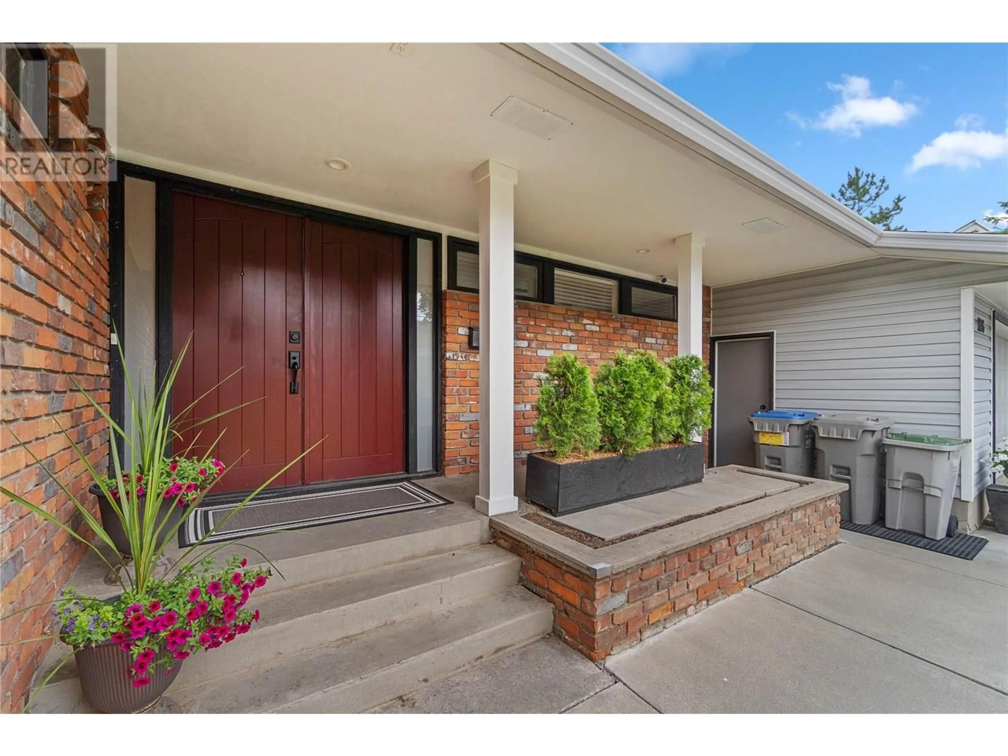Indoor entryway for 1836 RUSSET WYND, Kamloops British Columbia V2C4N5