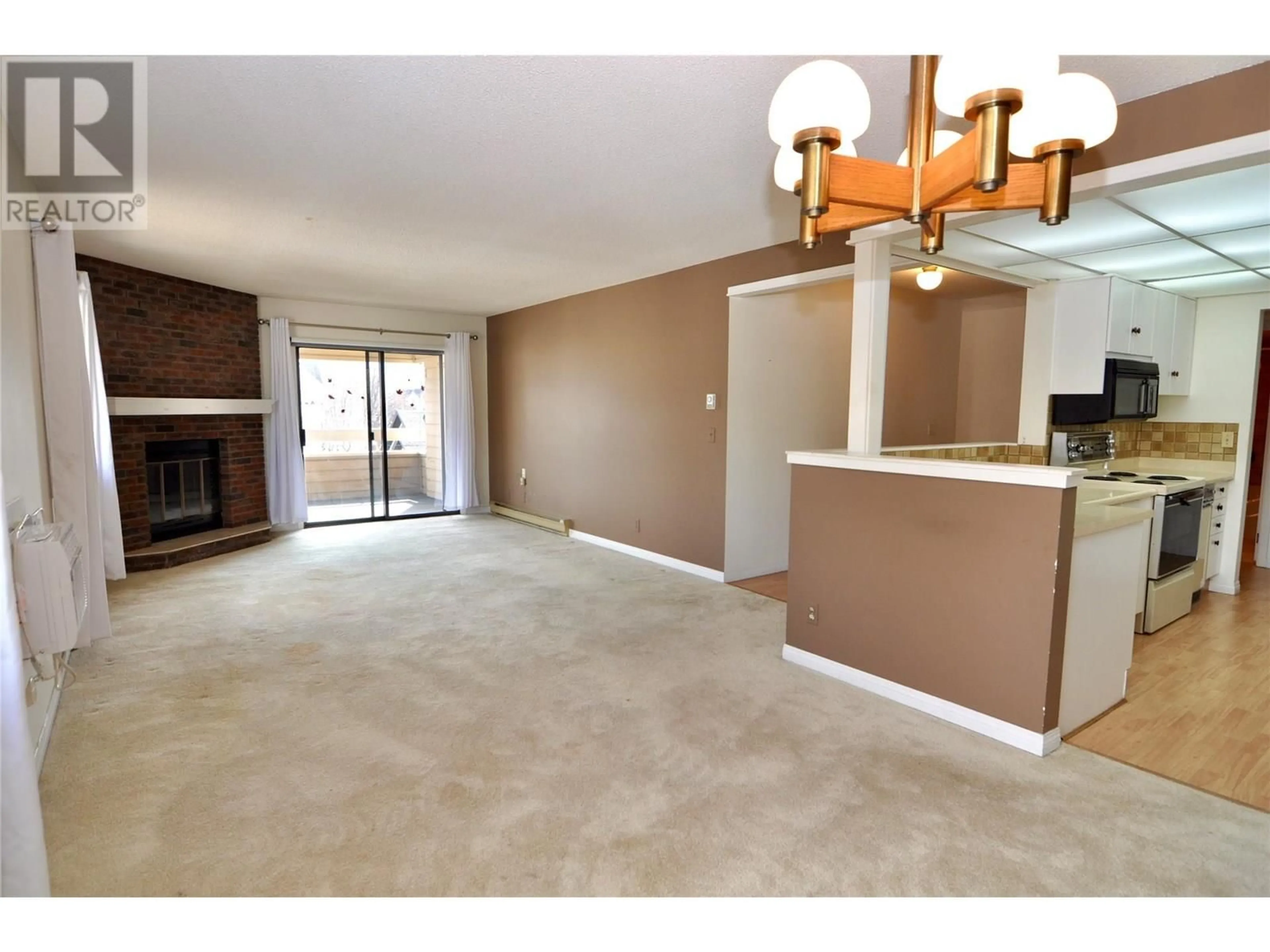 A pic of a room for 305 - 1035 BERNARD AVENUE EAST, Kelowna British Columbia V1Y6P7