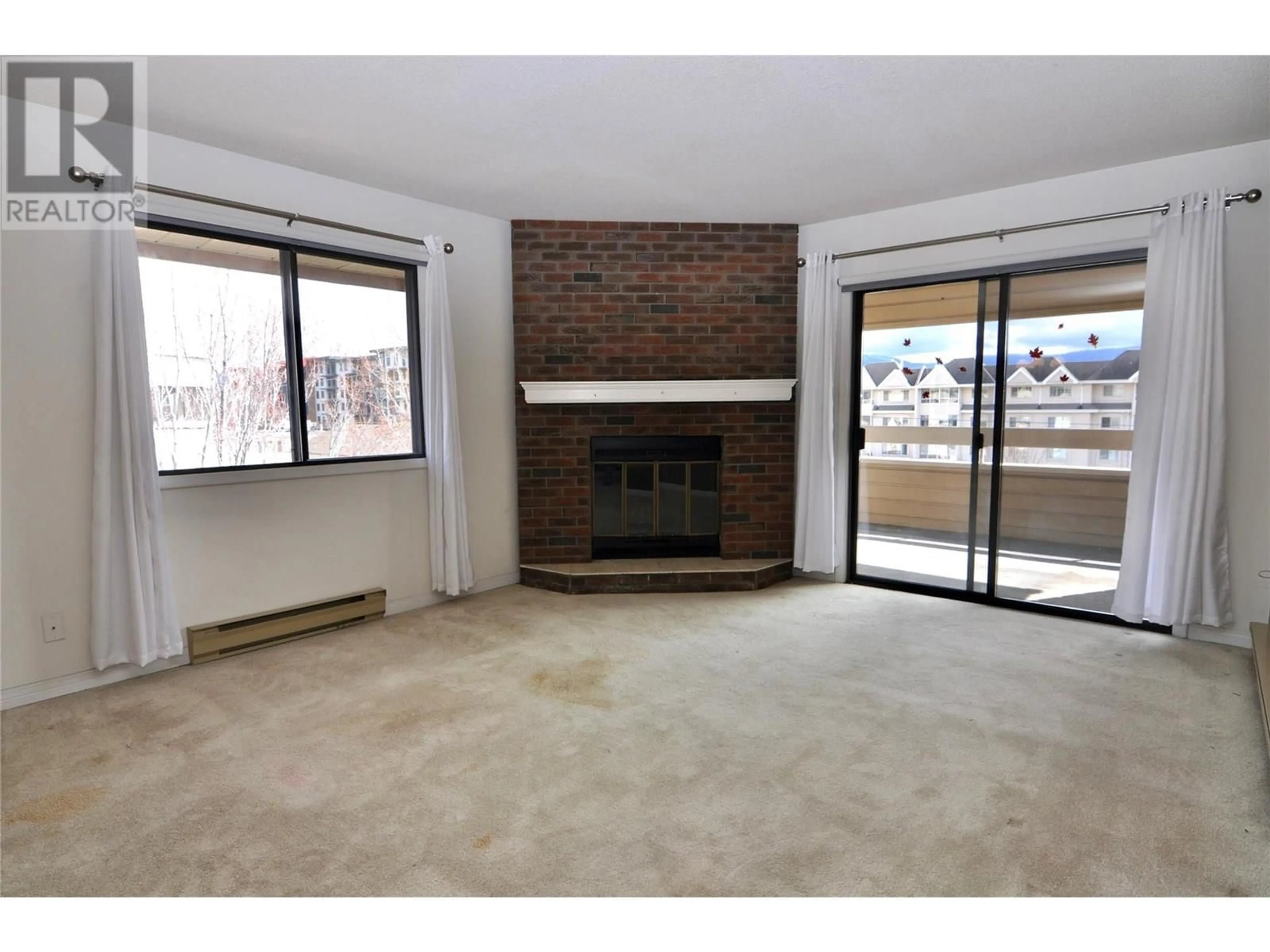 A pic of a room for 305 - 1035 BERNARD AVENUE EAST, Kelowna British Columbia V1Y6P7