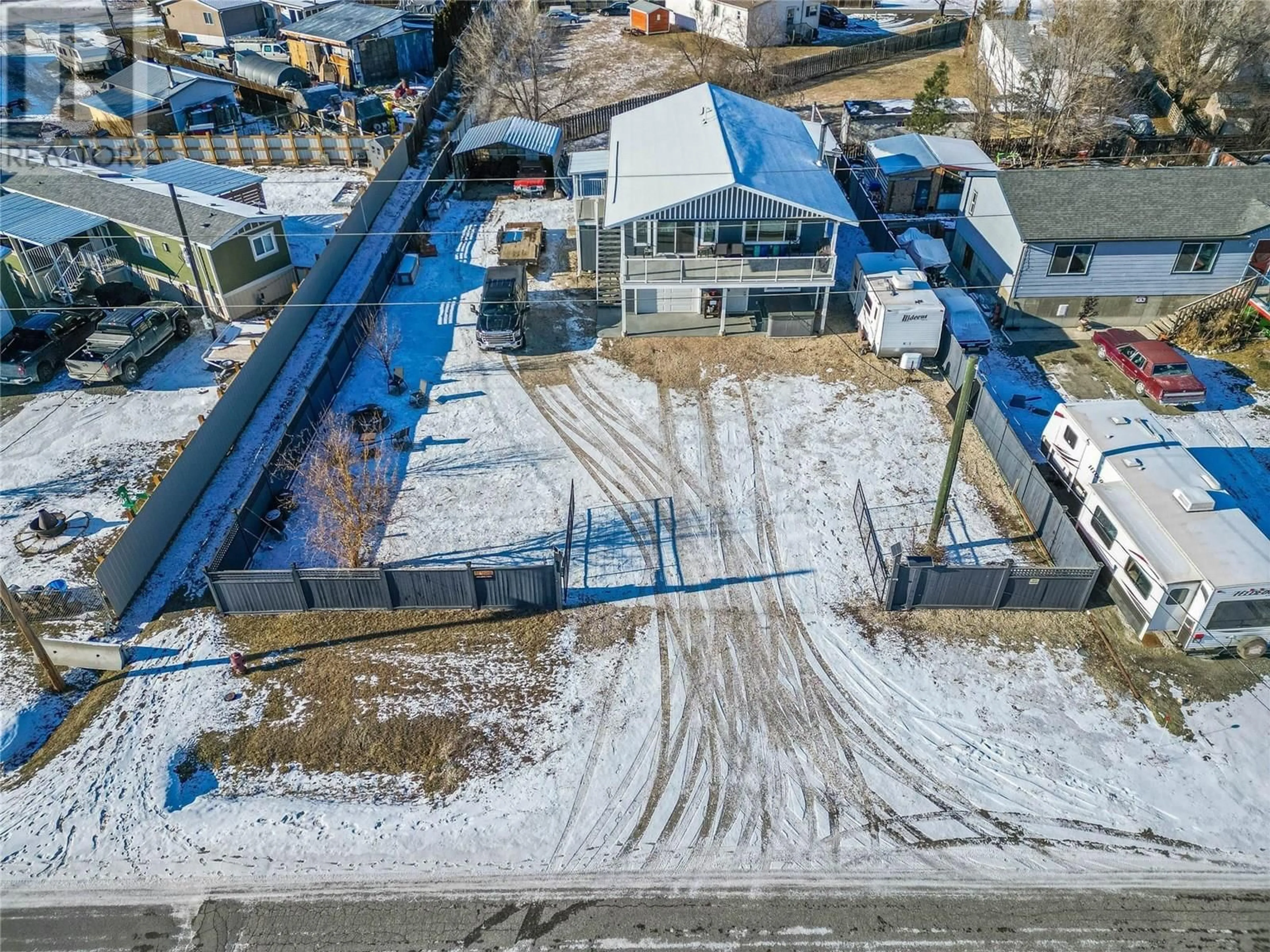 A pic from outside/outdoor area/front of a property/back of a property/a pic from drone, street for 4953 RIVER ROAD, Pritchard British Columbia V0E2P0