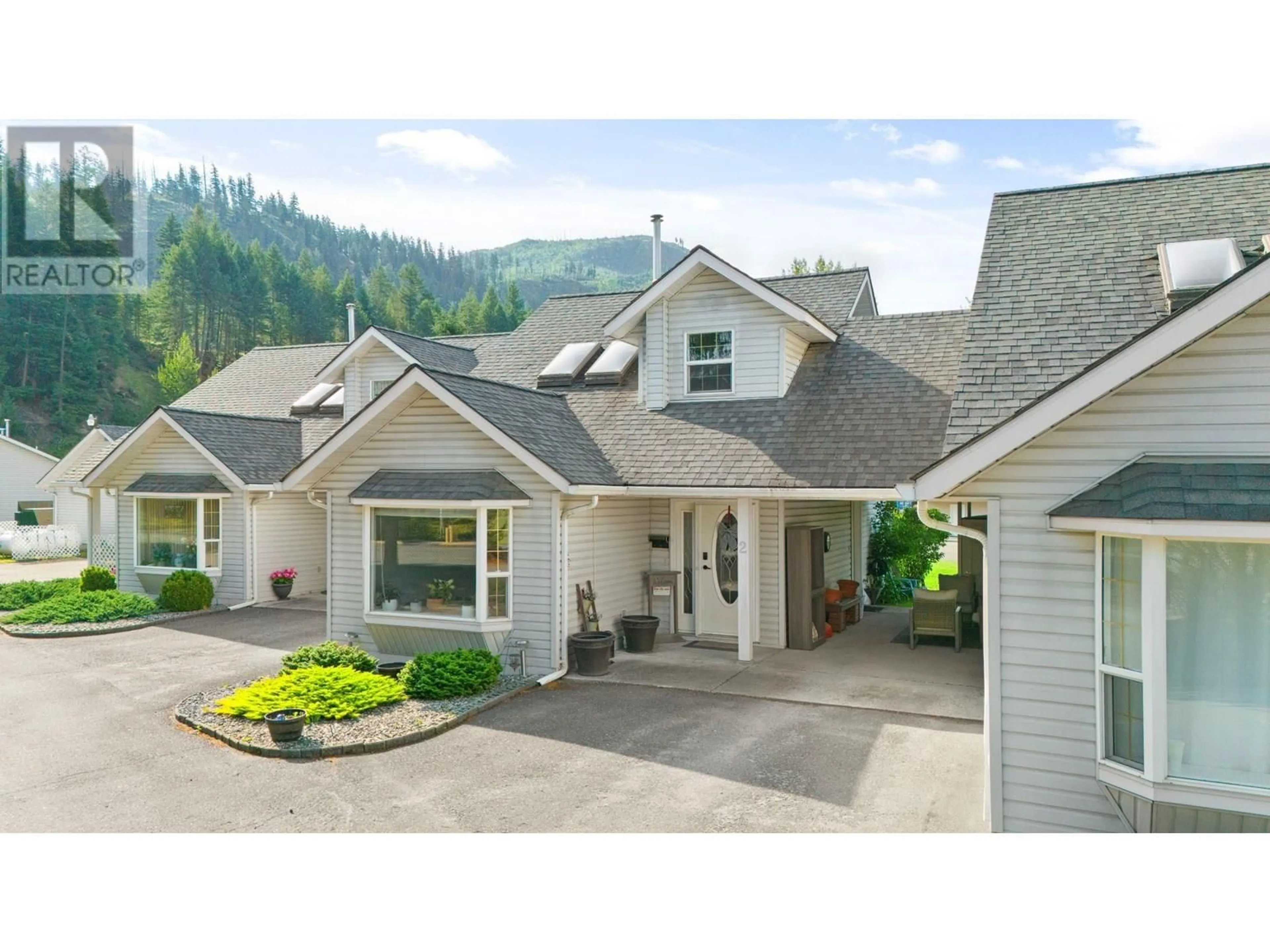Home with vinyl exterior material, mountain view for 2 - 4476 BARRIERE TOWNE ROAD, Barriere British Columbia V0E1E0