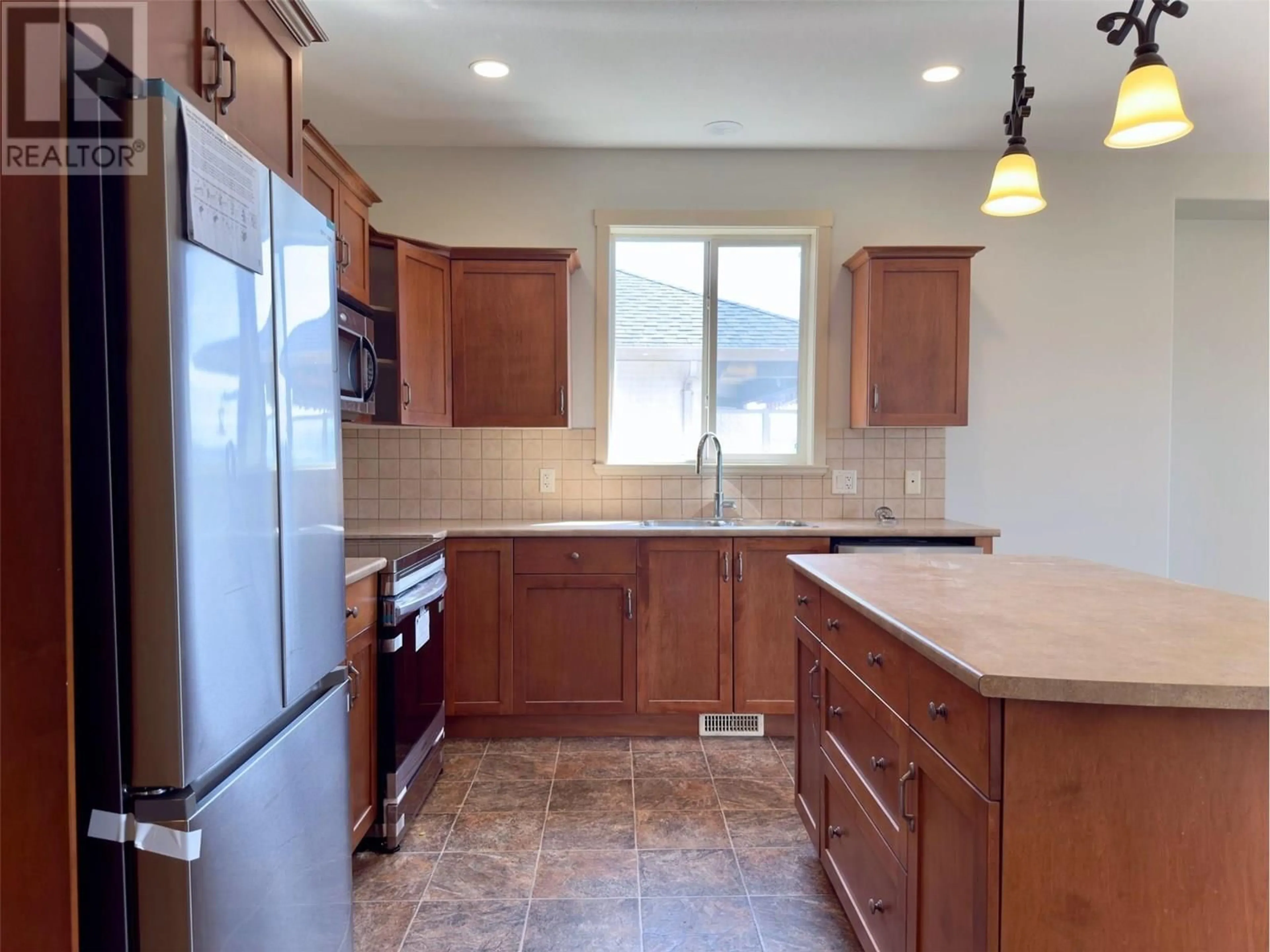 Standard kitchen, ceramic/tile floor for 10458 COPPER HILL PLACE, Lake Country British Columbia V4V2P3