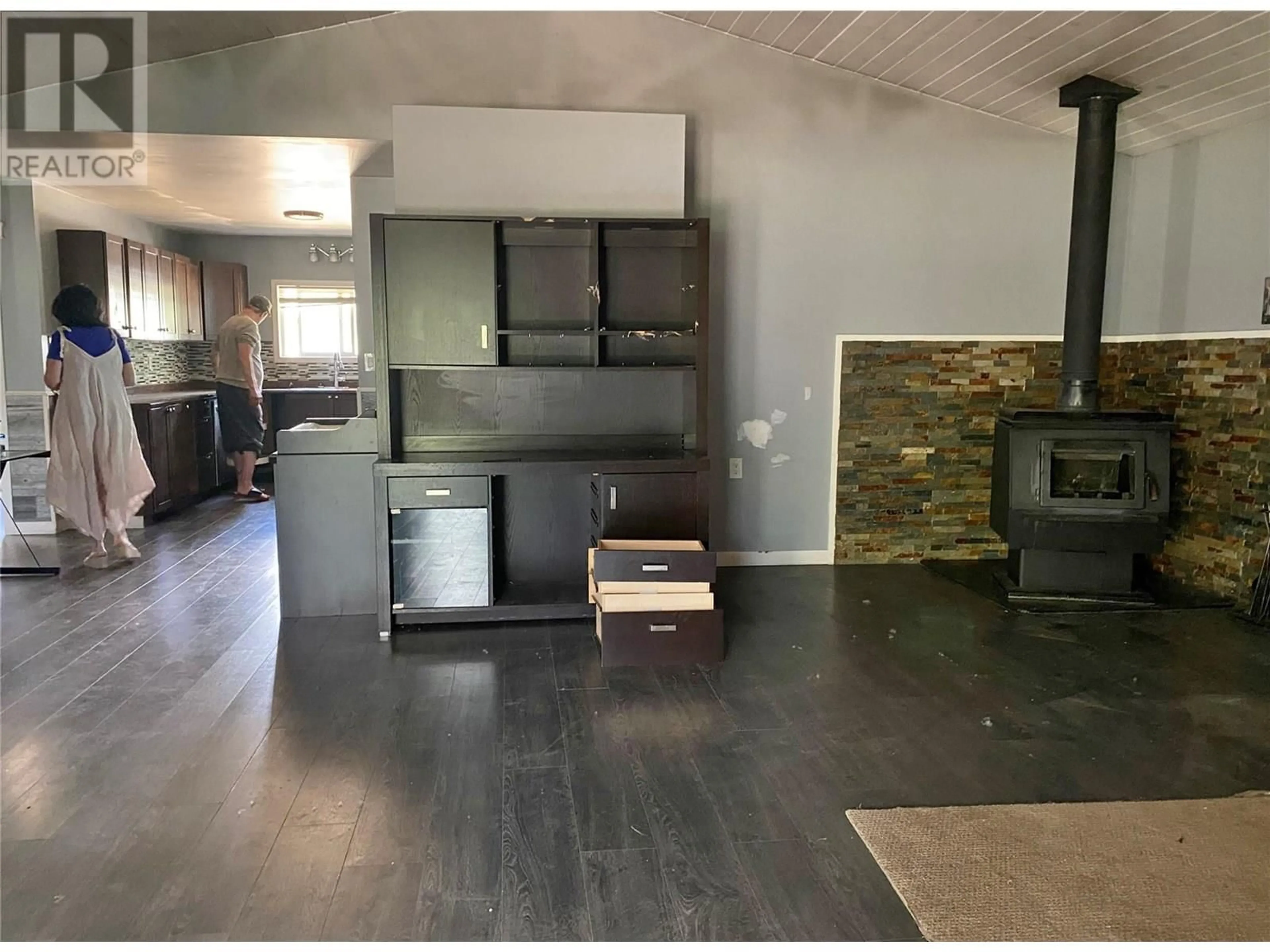 Open concept kitchen, unknown for 5325 HIGHWAY 33 HIGHWAY, Beaverdell British Columbia V0H1A0
