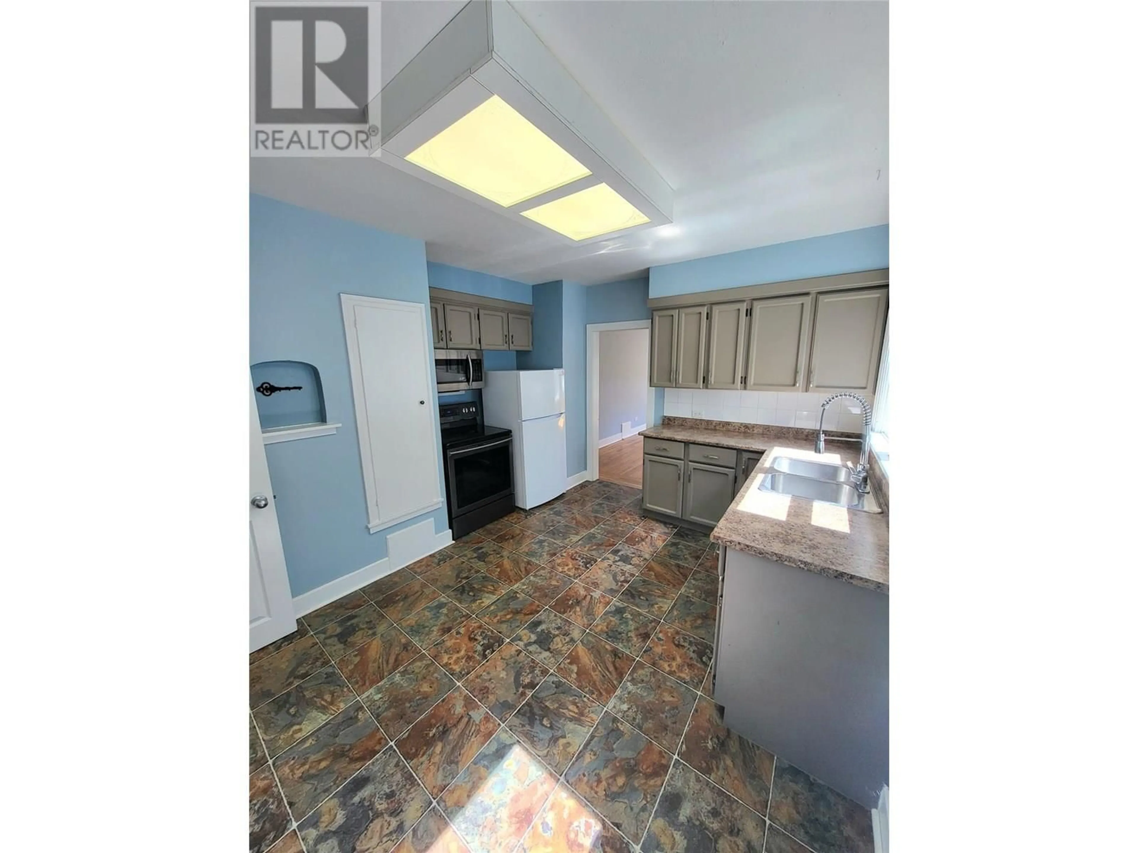 Unknown for 857 MAIN STREET, Penticton British Columbia V2A5E3