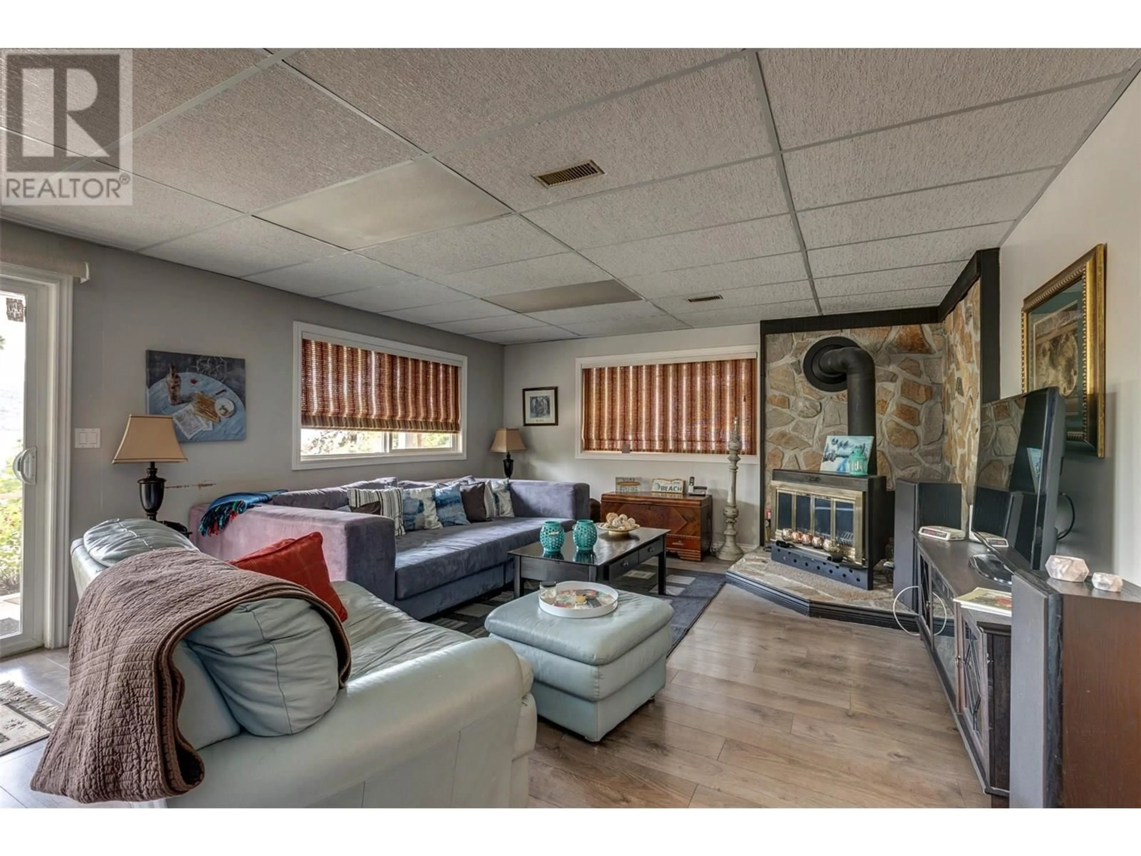Living room with furniture, unknown for 34 - 6711 HIGHWAY 97 OTHER, Peachland British Columbia V0H1X9