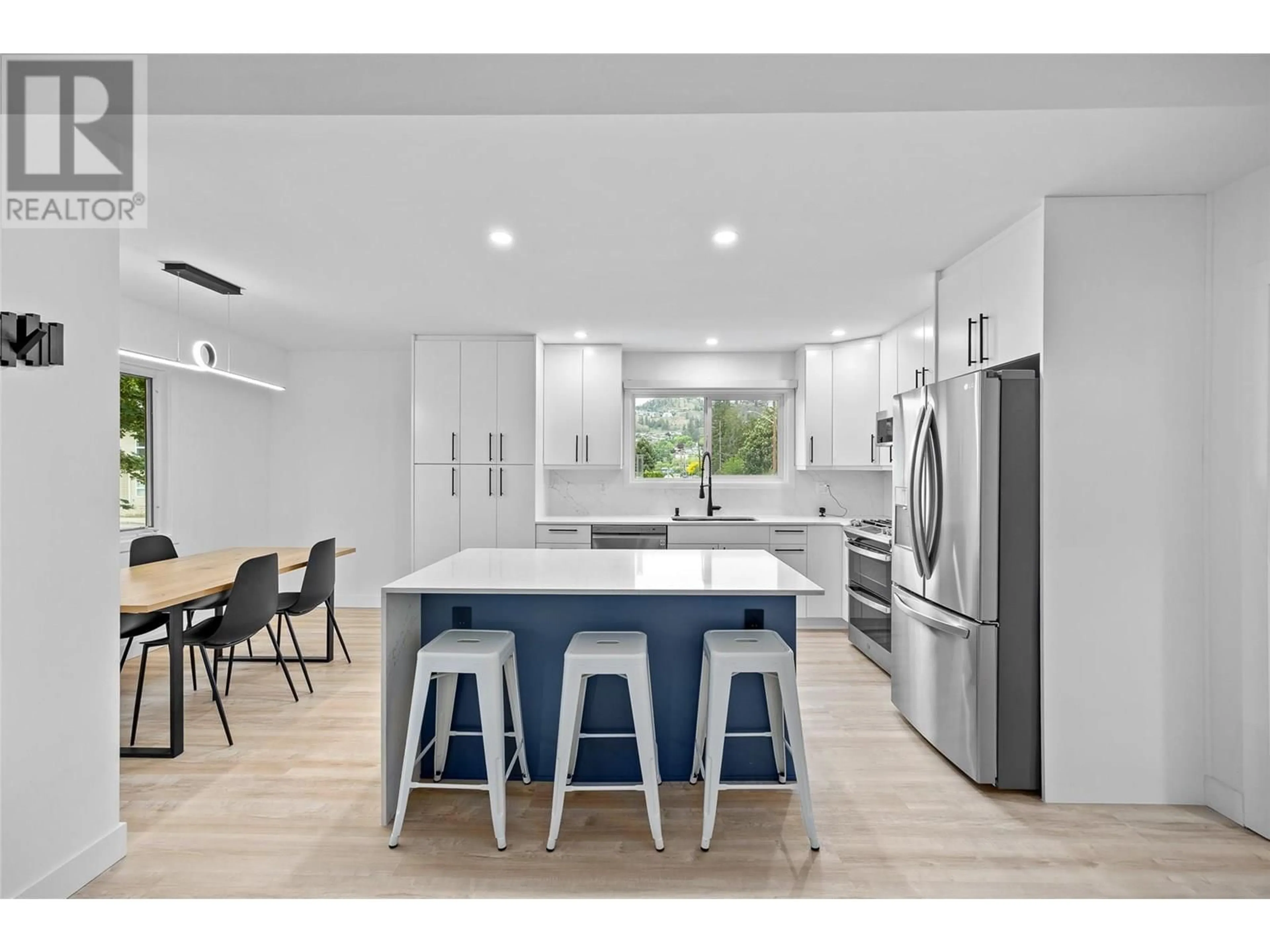 Open concept kitchen, ceramic/tile floor for 1397 ALDER COURT, Kelowna British Columbia V1Y3R1
