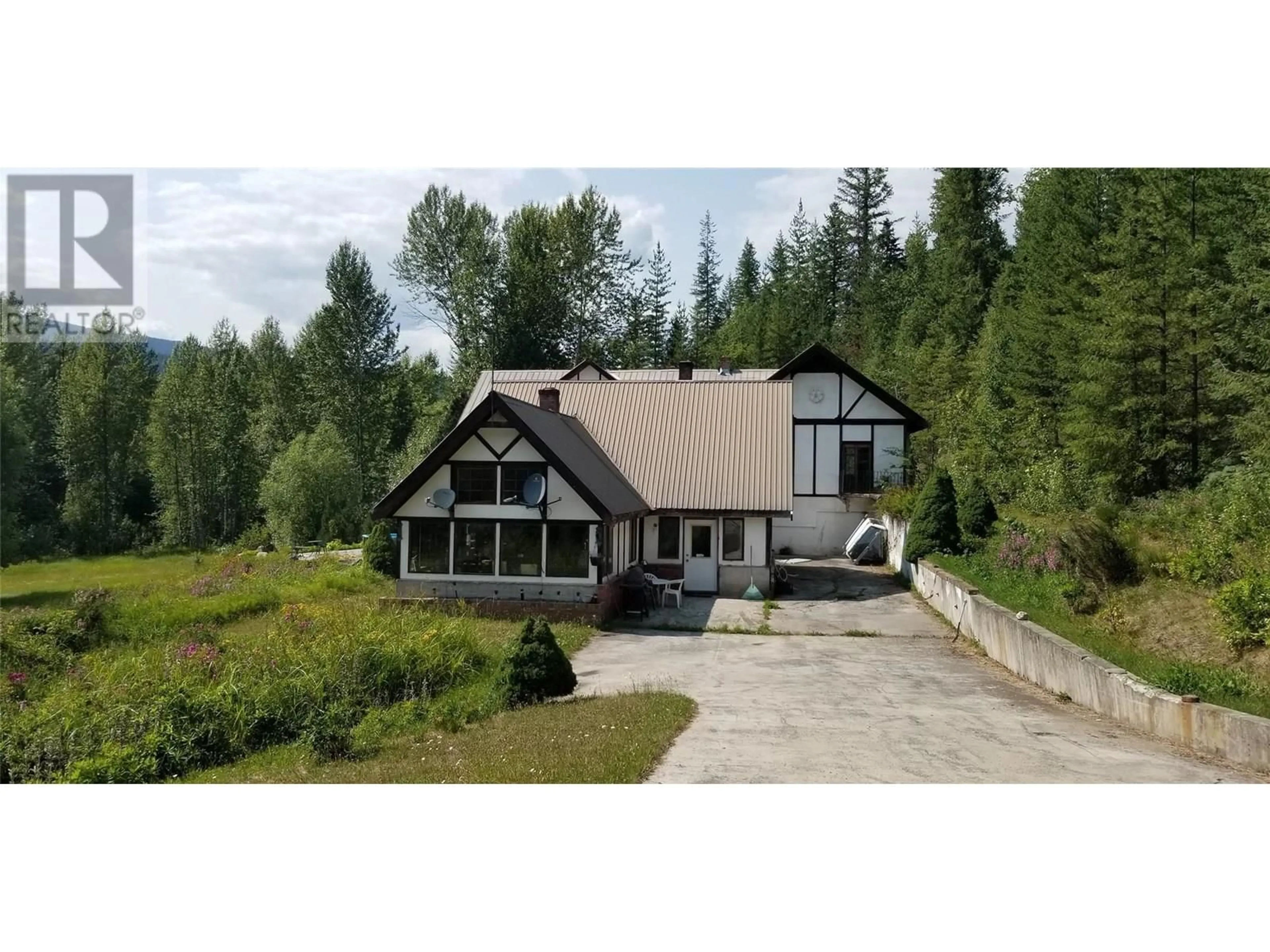 A pic from outside/outdoor area/front of a property/back of a property/a pic from drone, mountain view for 1377 COLLINGS ROAD, Seymour Arm British Columbia V0E2V0