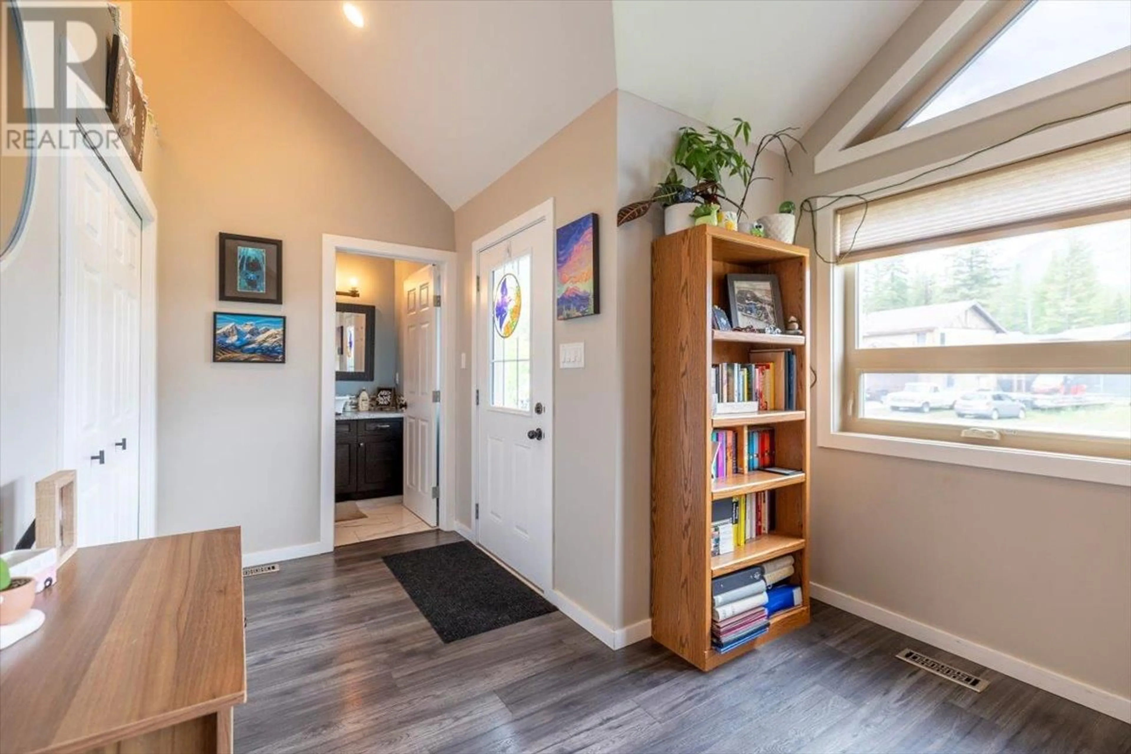 Indoor entryway for 2056 GOLDEN EAGLE DRIVE, Sparwood British Columbia V0B2G2