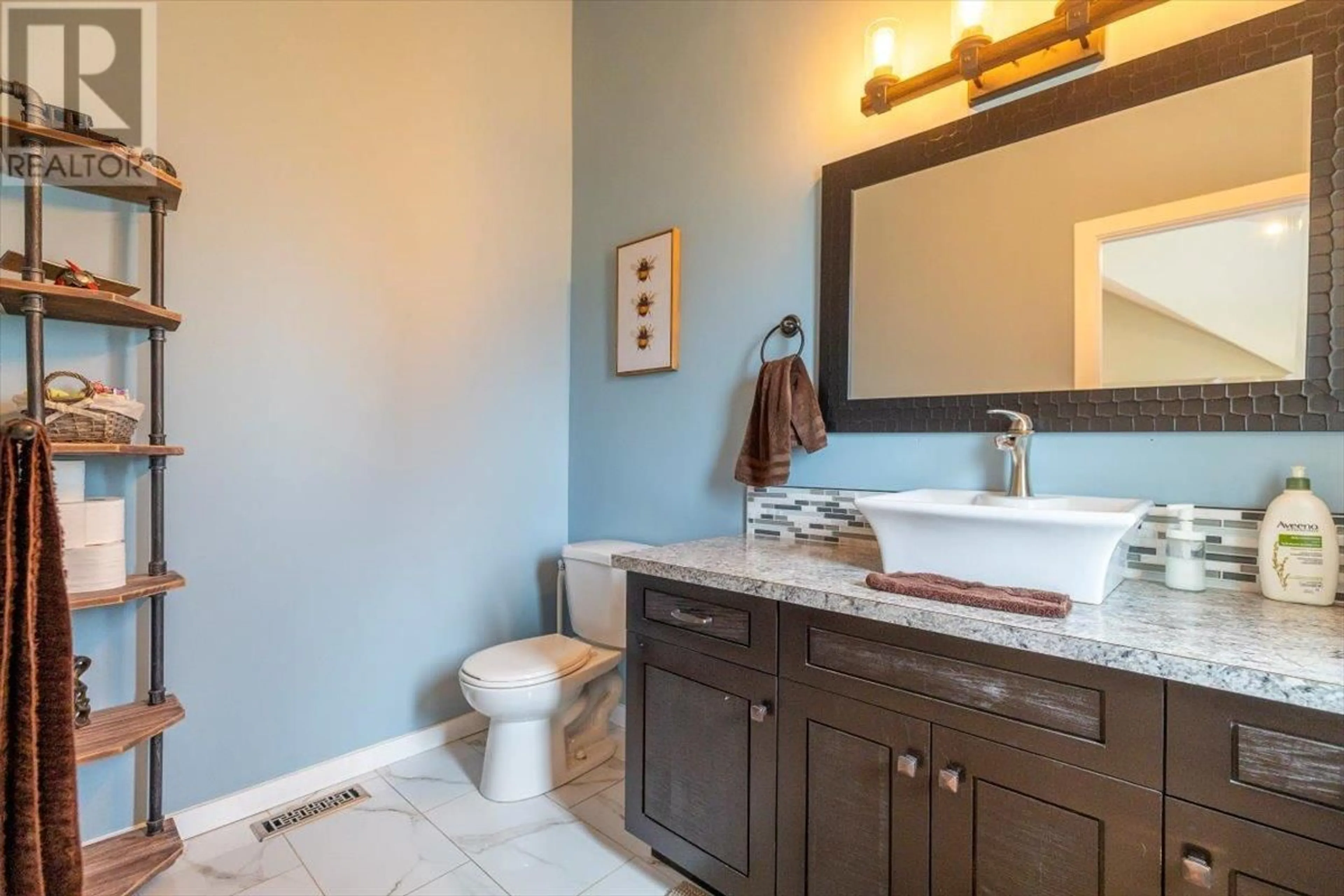 Standard bathroom, ceramic/tile floor for 2056 GOLDEN EAGLE DRIVE, Sparwood British Columbia V0B2G2