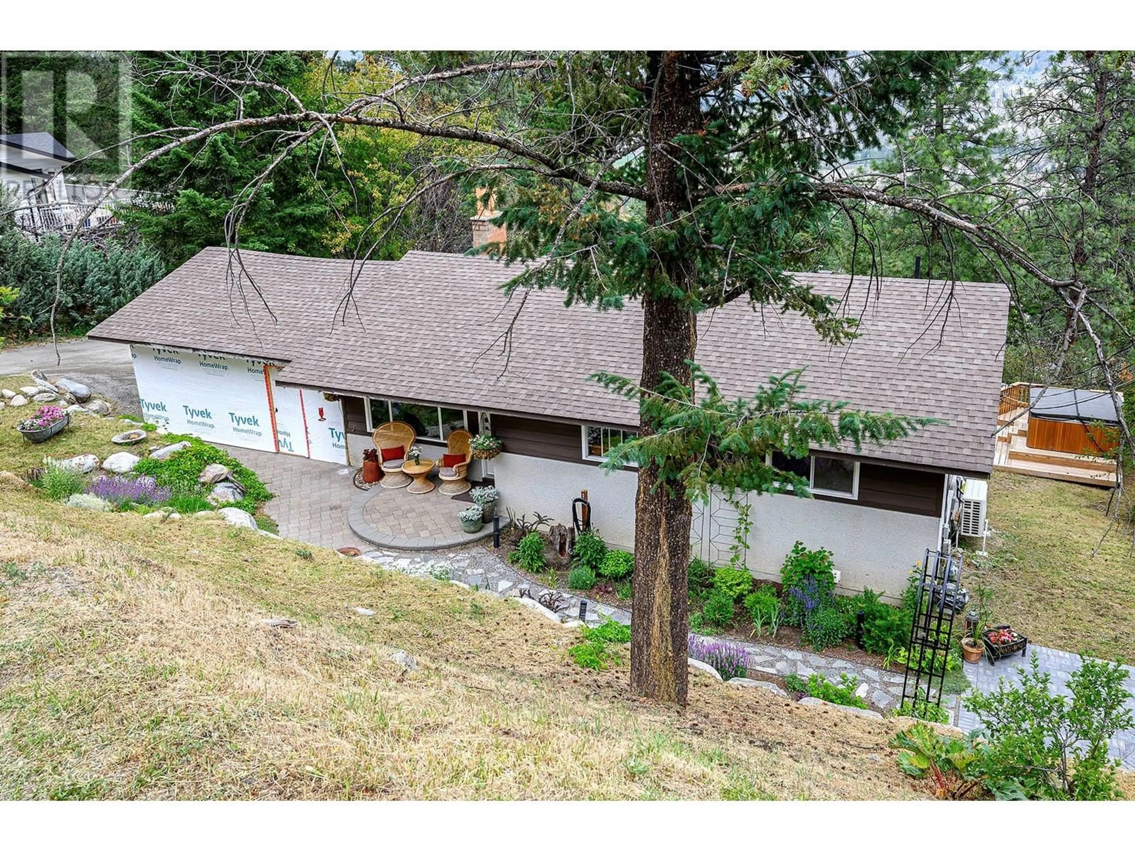 A pic from outside/outdoor area/front of a property/back of a property/a pic from drone, unknown for 5350 RONDE LANE, Kamloops British Columbia V2C5H6